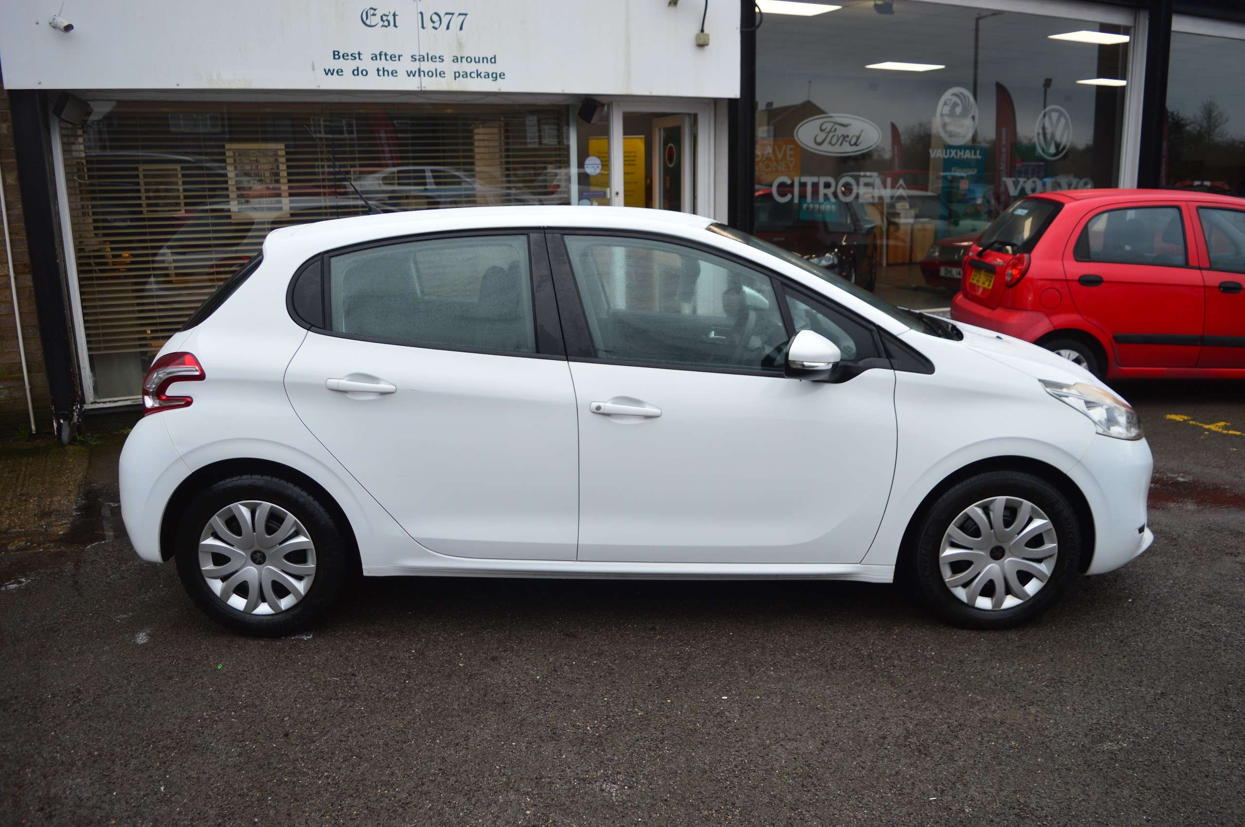 2015 PEUGEOT 208 2015 PEUGEOT 208