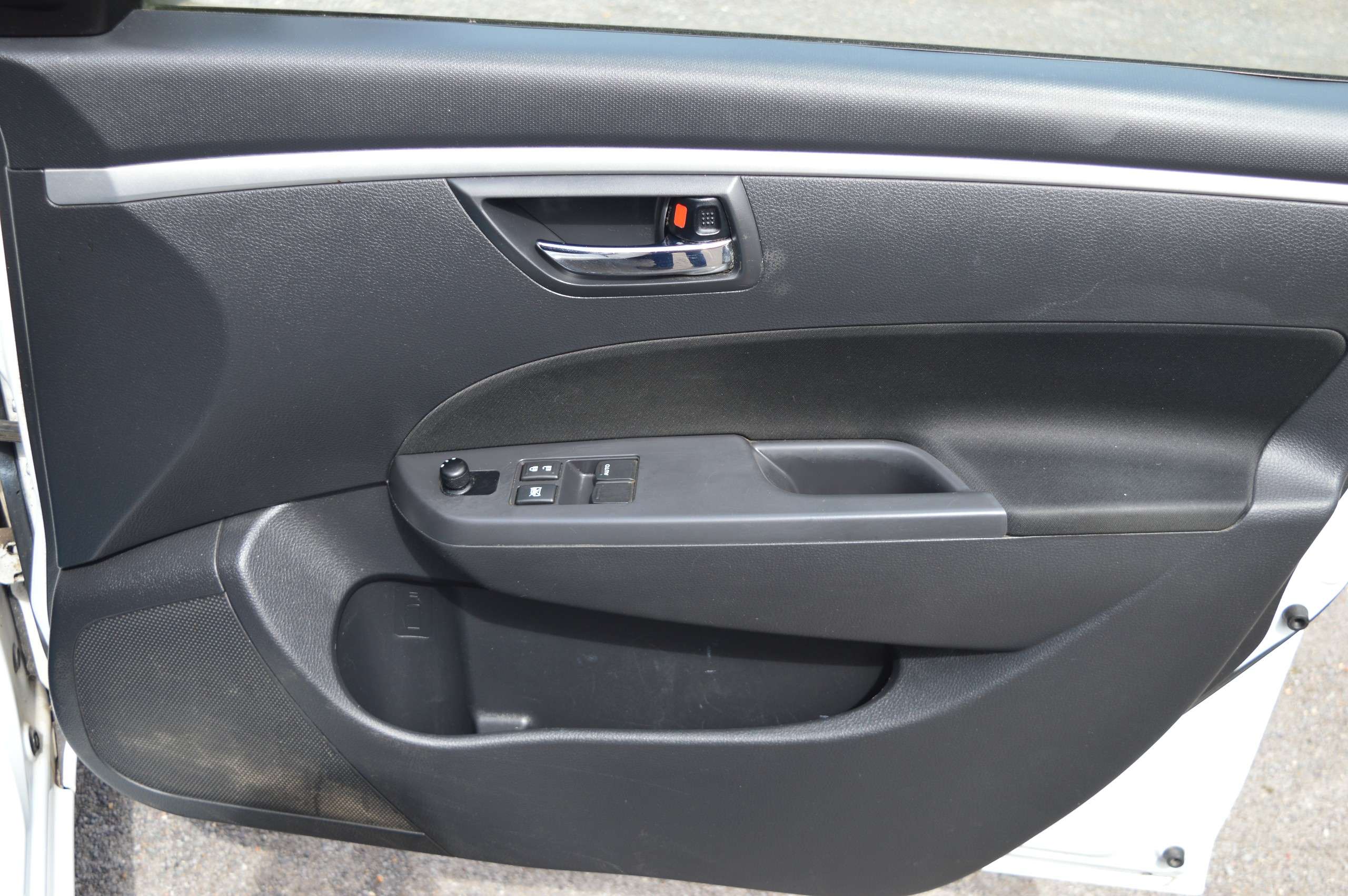 2012 SUZUKI SWIFT 2012 SUZUKI SWIFT