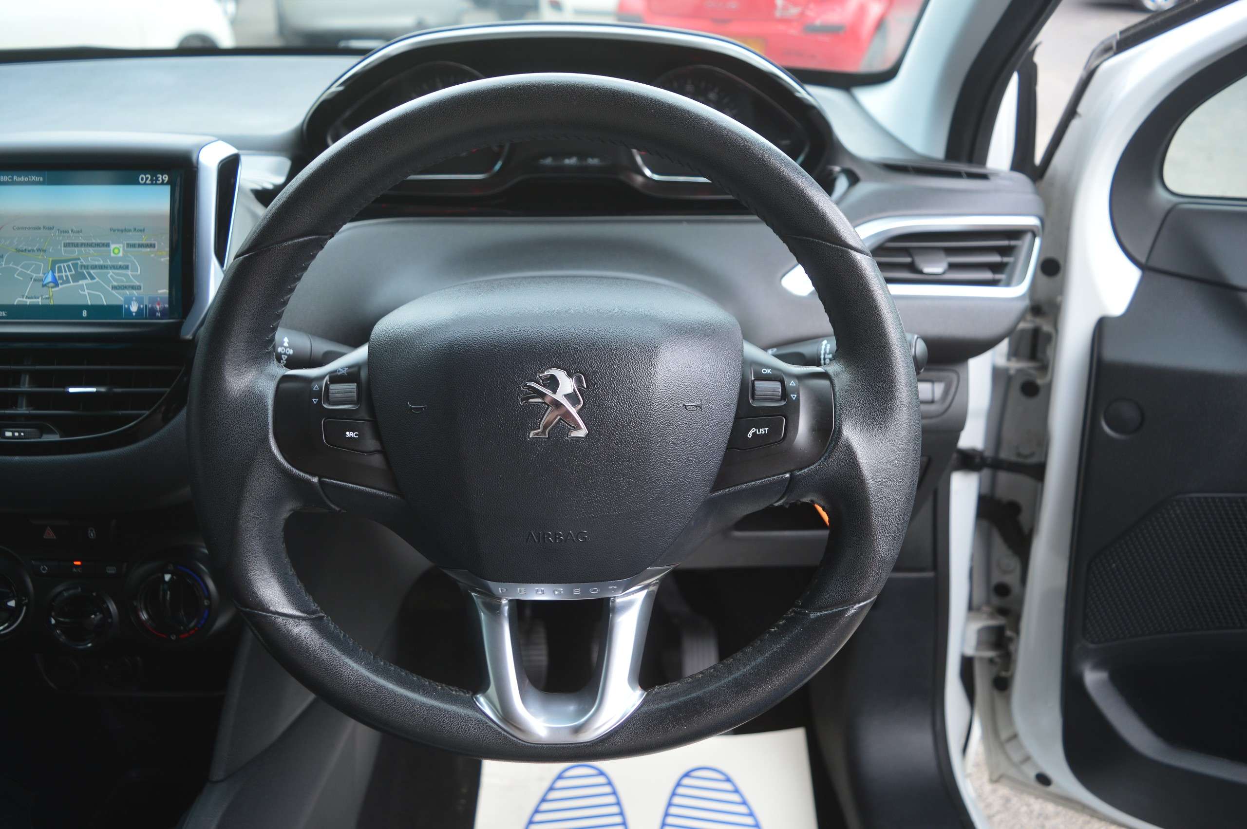 A 2015 PEUGEOT 208 1.2 VTi PureTech Style Hatchback 3dr Petrol Manual Euro 6 (82 ps) A 2015 PEUGEOT 208 1.2 VTi PureTech Style Hatchback 3dr Petrol Manual Euro 6 (82 ps)