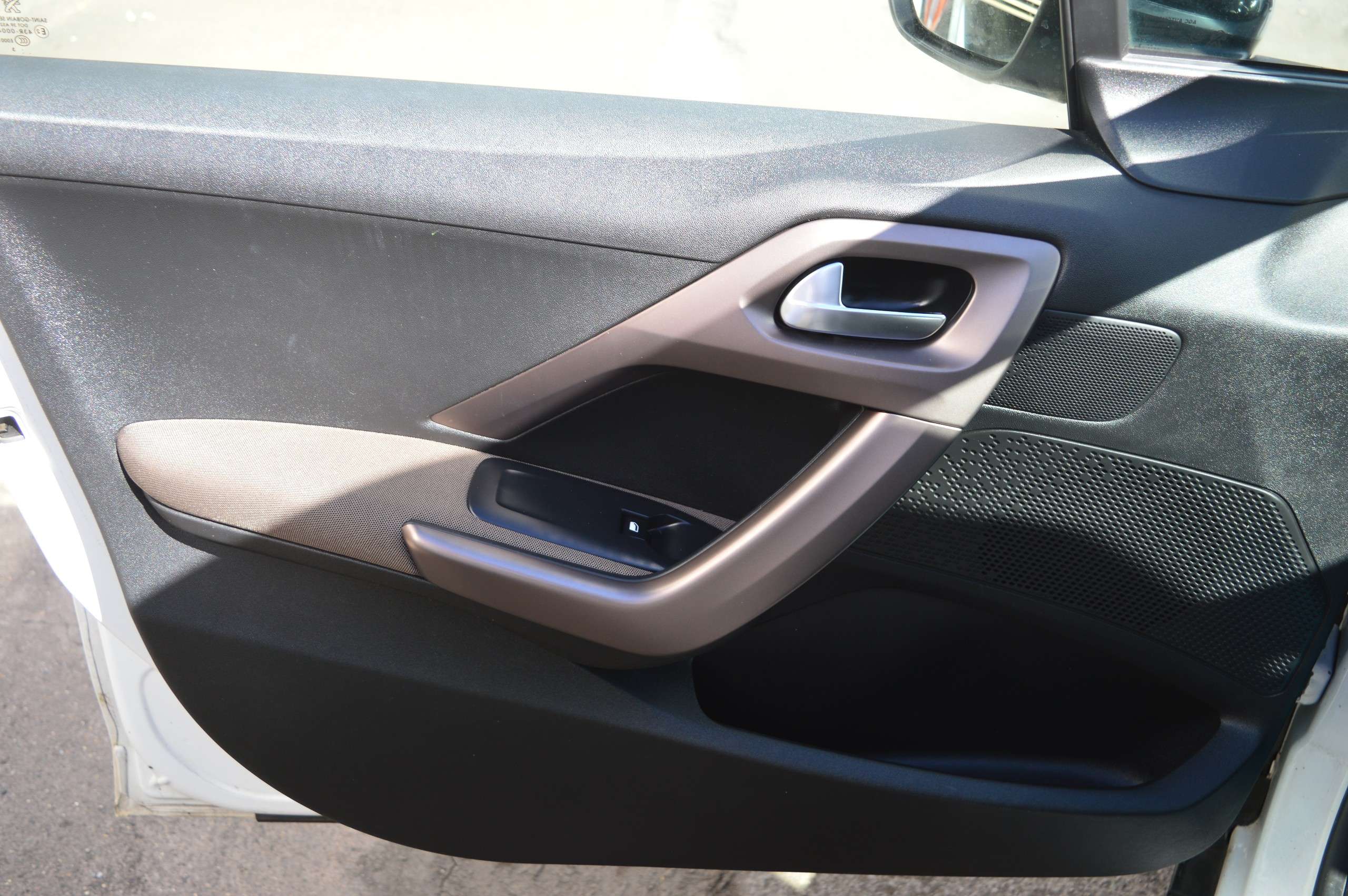 2013 PEUGEOT 2008 2013 PEUGEOT 2008