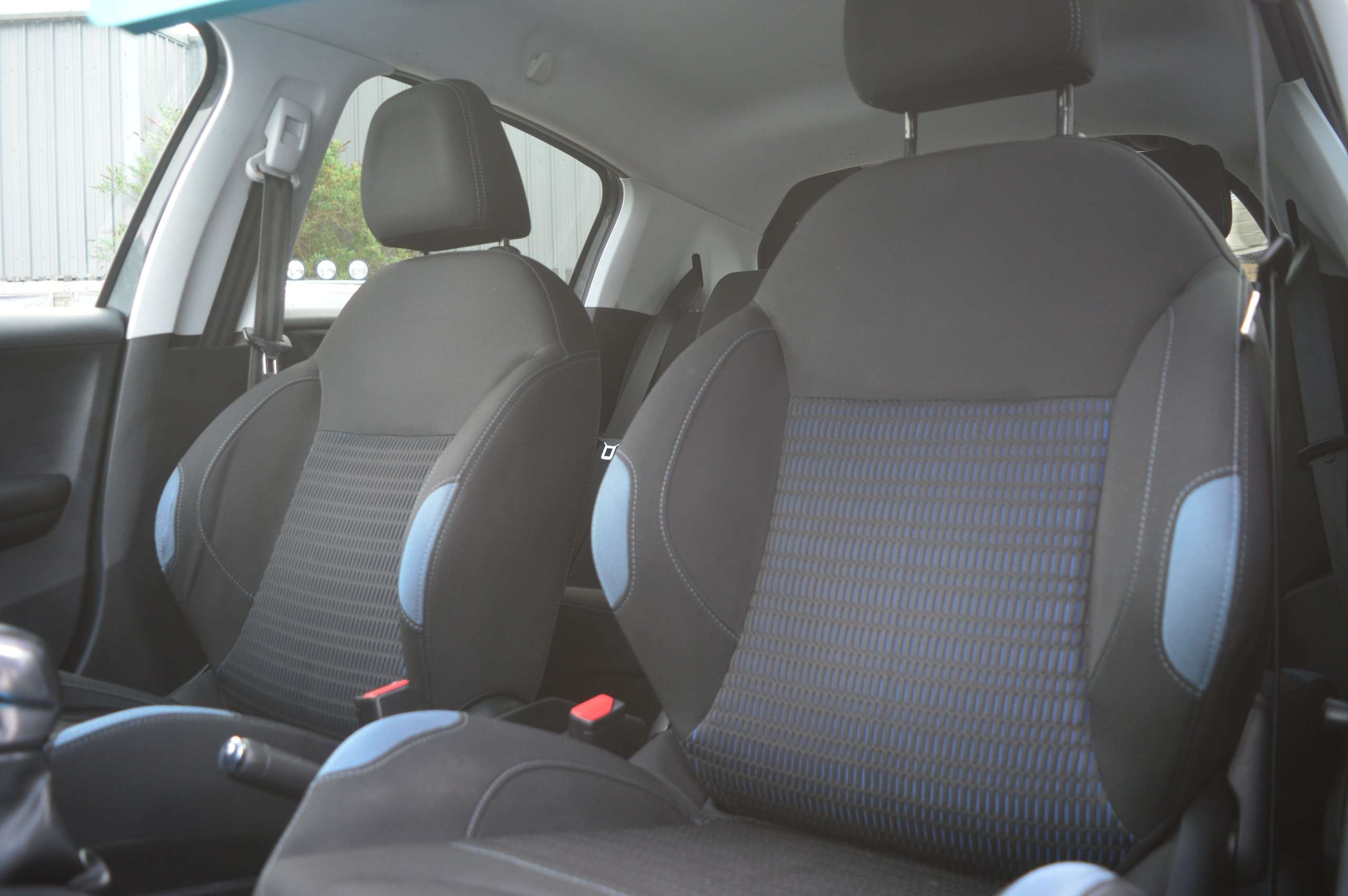 2015 PEUGEOT 208 2015 PEUGEOT 208