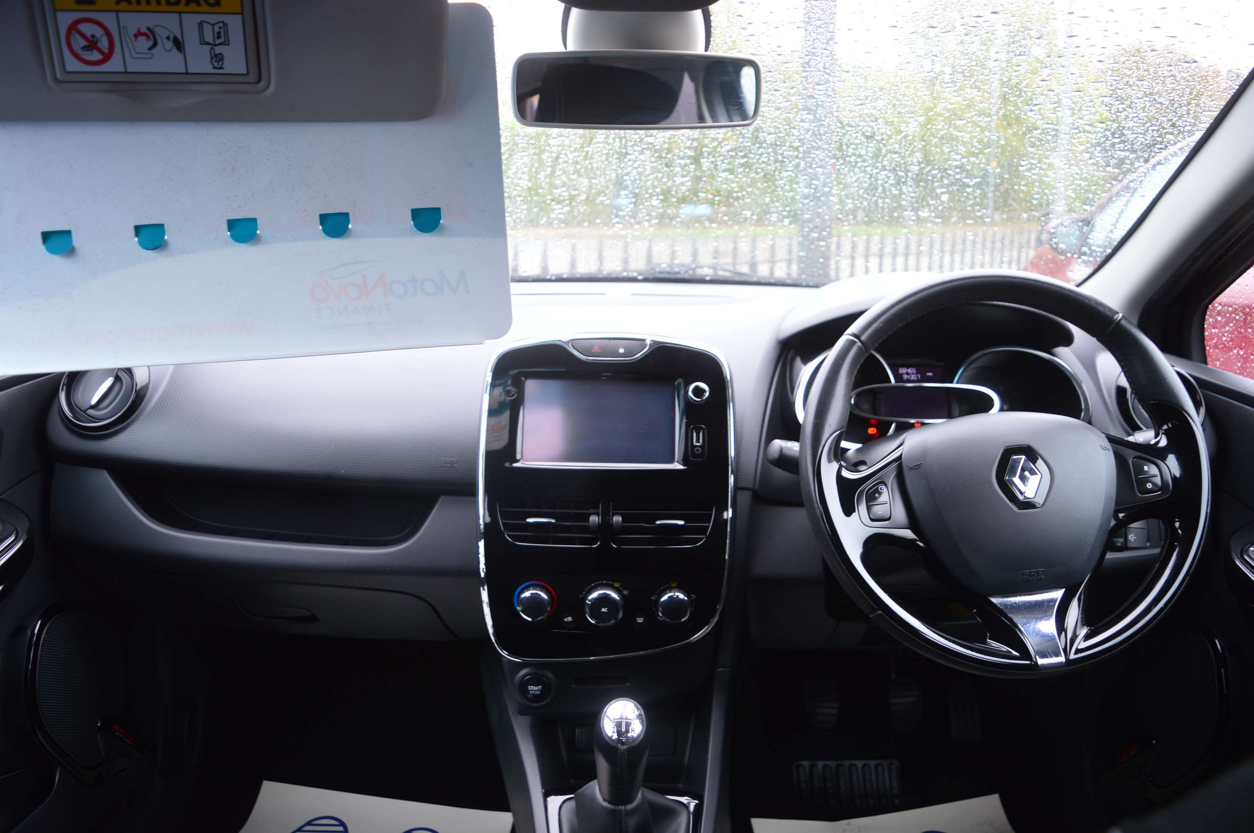 A 2014 RENAULT CLIO 1.2 16V Dynamique MediaNav Hatchback 5dr Petrol Manual Euro 5 (75 ps) A 2014 RENAULT CLIO 1.2 16V Dynamique MediaNav Hatchback 5dr Petrol Manual Euro 5 (75 ps)