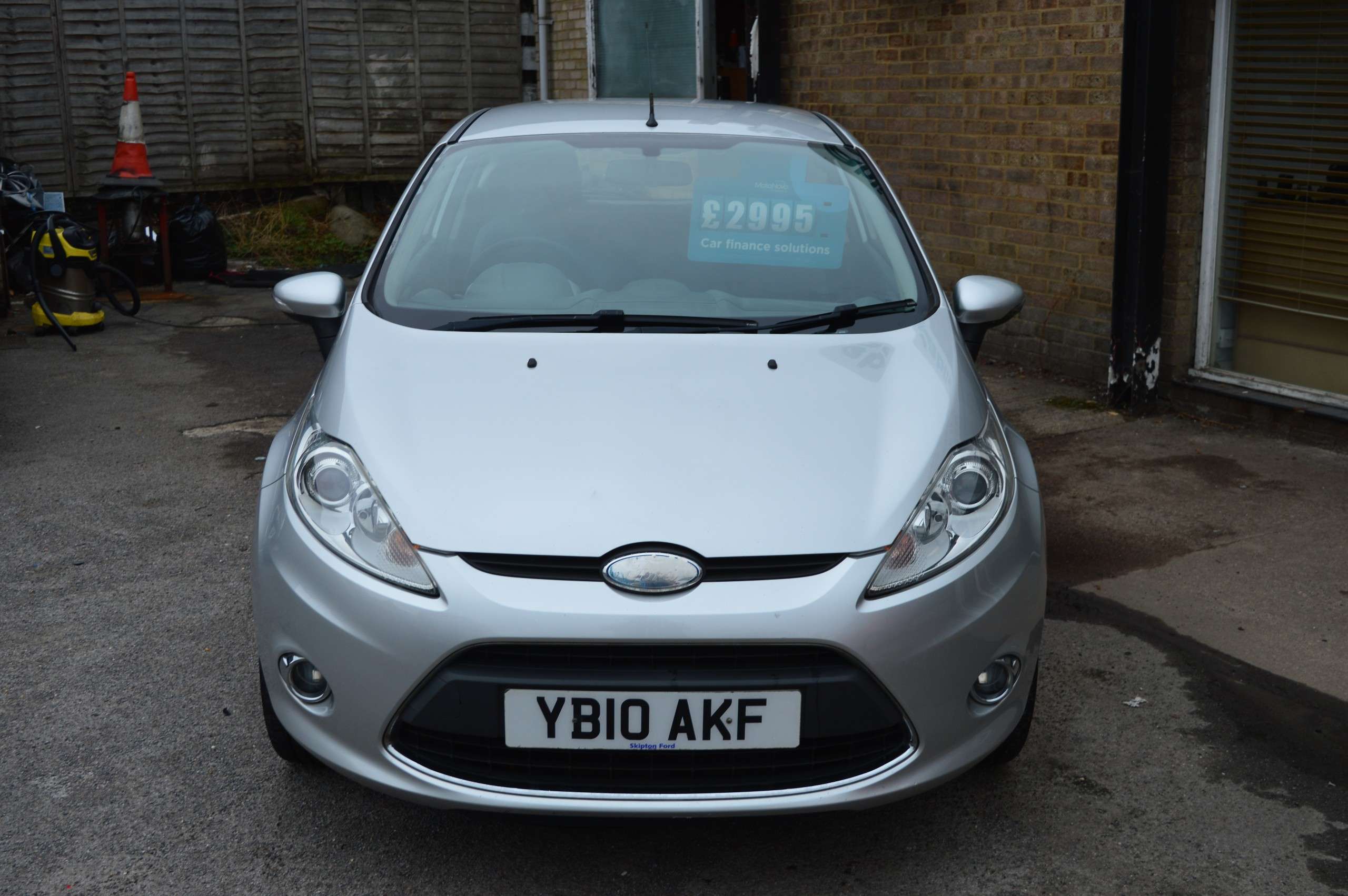 A 2010 FORD FIESTA 1.25 Zetec Hatchback 3dr Petrol Manual (129 g/km, 81 bhp) A 2010 FORD FIESTA 1.25 Zetec Hatchback 3dr Petrol Manual (129 g/km, 81 bhp)