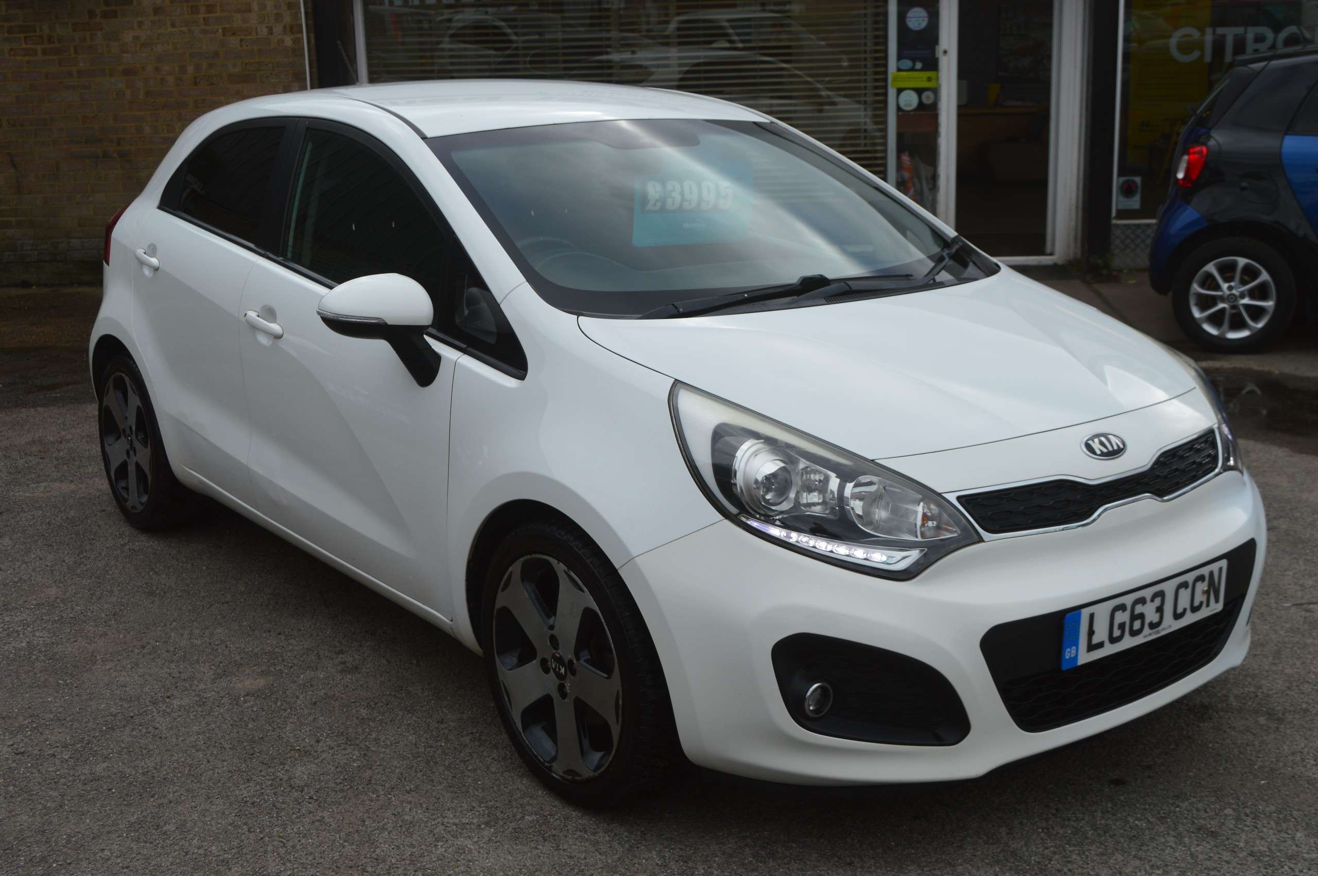 A 2013 KIA RIO 1.4 3 Hatchback 5dr Petrol Manual Euro 5 (107 bhp) A 2013 KIA RIO 1.4 3 Hatchback 5dr Petrol Manual Euro 5 (107 bhp)
