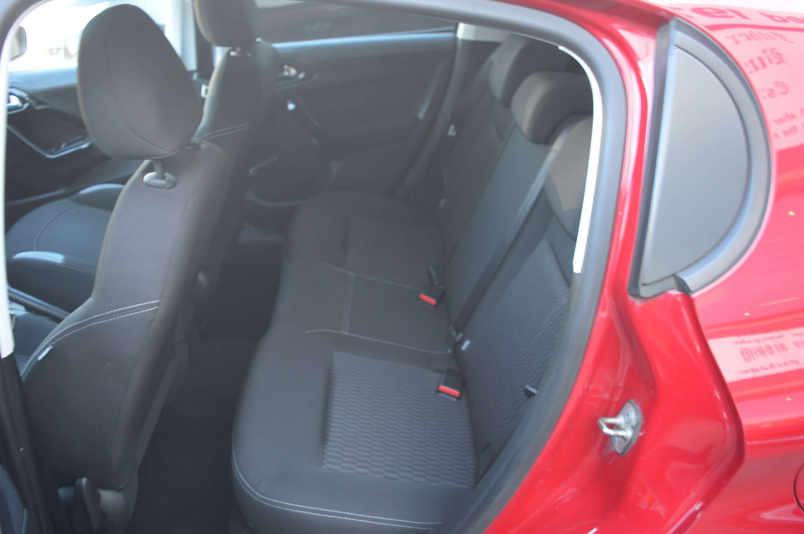 2015 PEUGEOT 208 2015 PEUGEOT 208