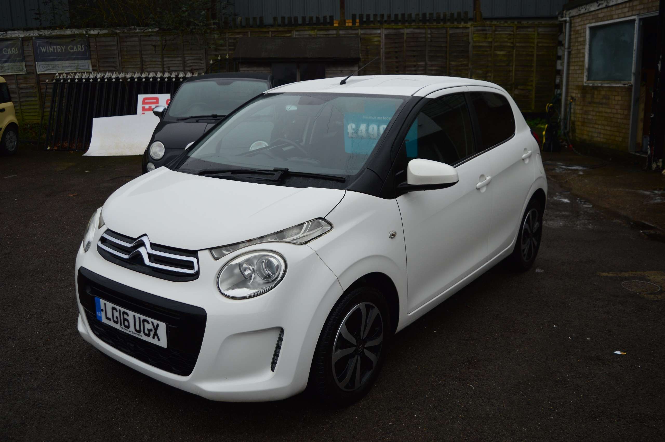 A 2016 CITROEN C1 1.2 PureTech Flair Hatchback 5dr Petrol Manual Euro 6 (82 ps) A 2016 CITROEN C1 1.2 PureTech Flair Hatchback 5dr Petrol Manual Euro 6 (82 ps)