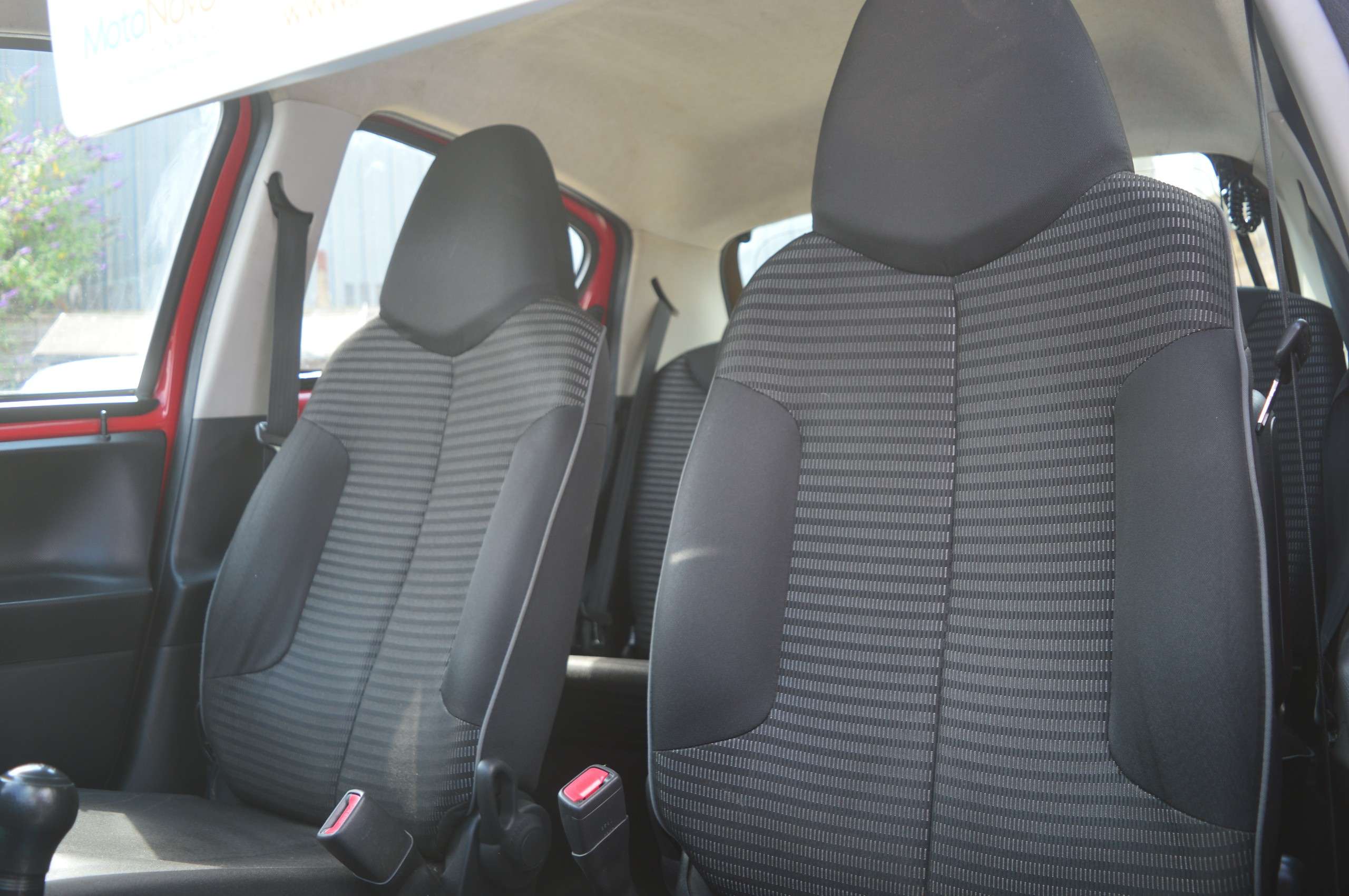 2014 PEUGEOT 107 2014 PEUGEOT 107