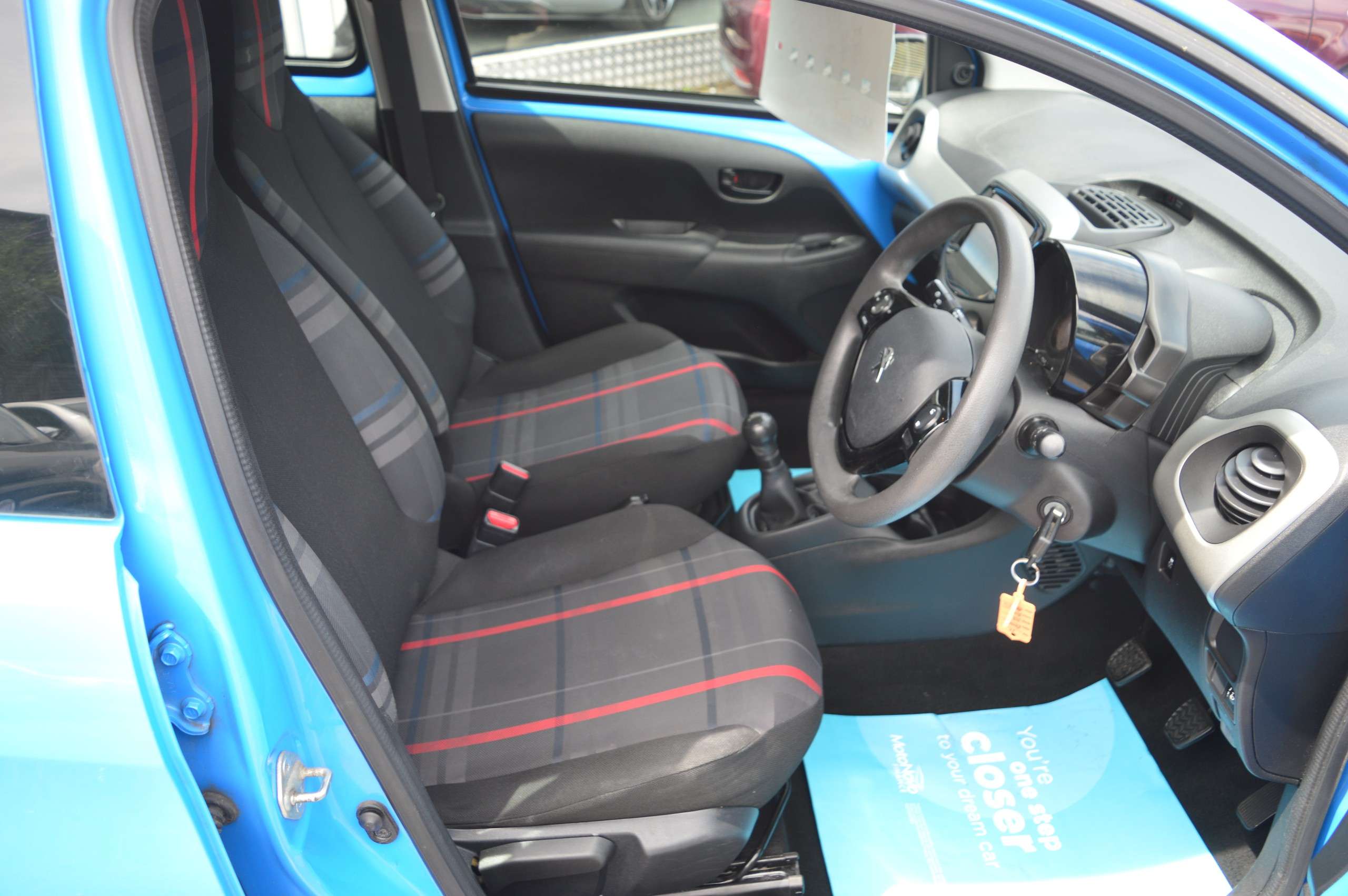 2015 PEUGEOT 108 2015 PEUGEOT 108