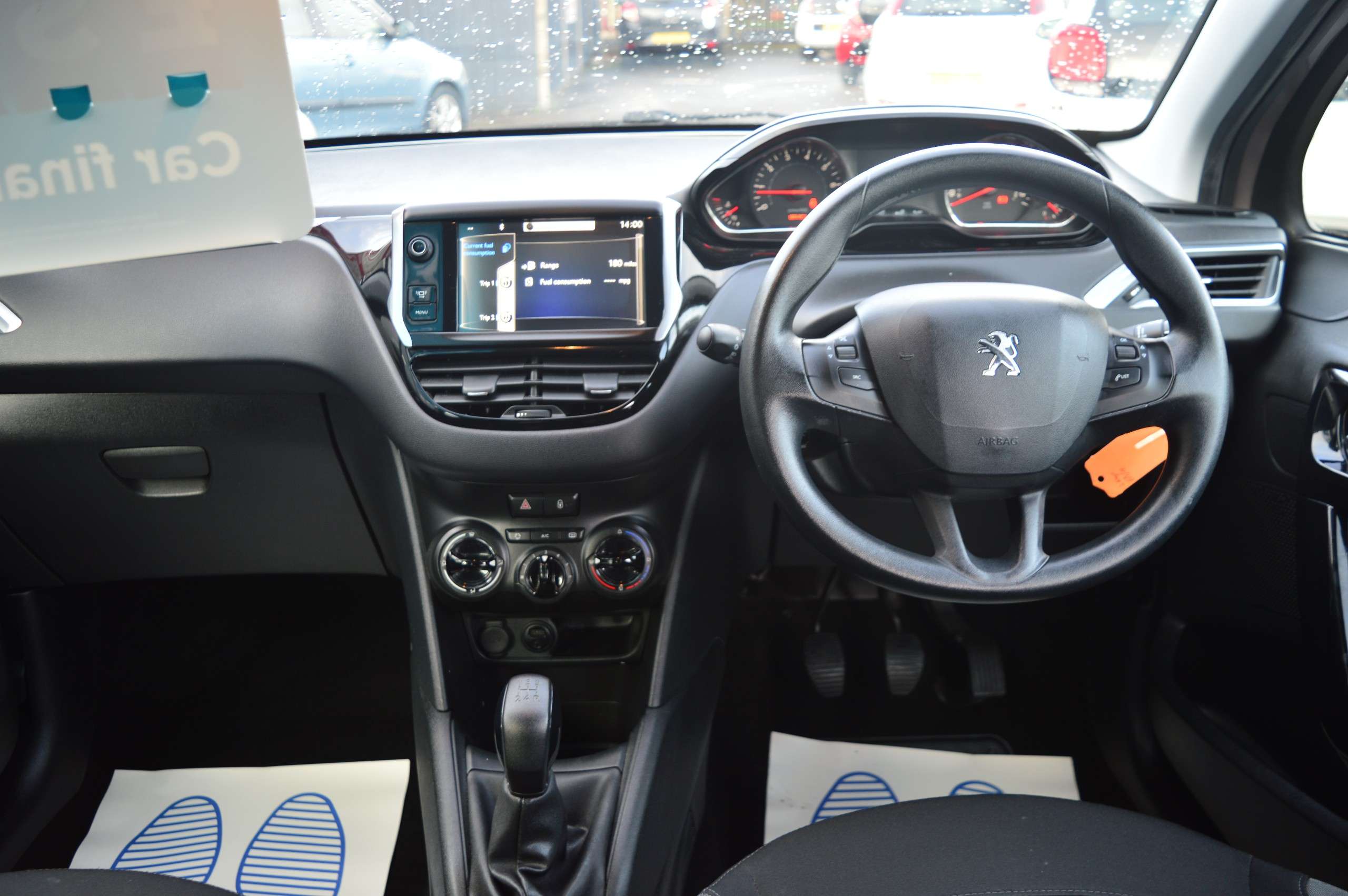 2013 PEUGEOT 208 2013 PEUGEOT 208