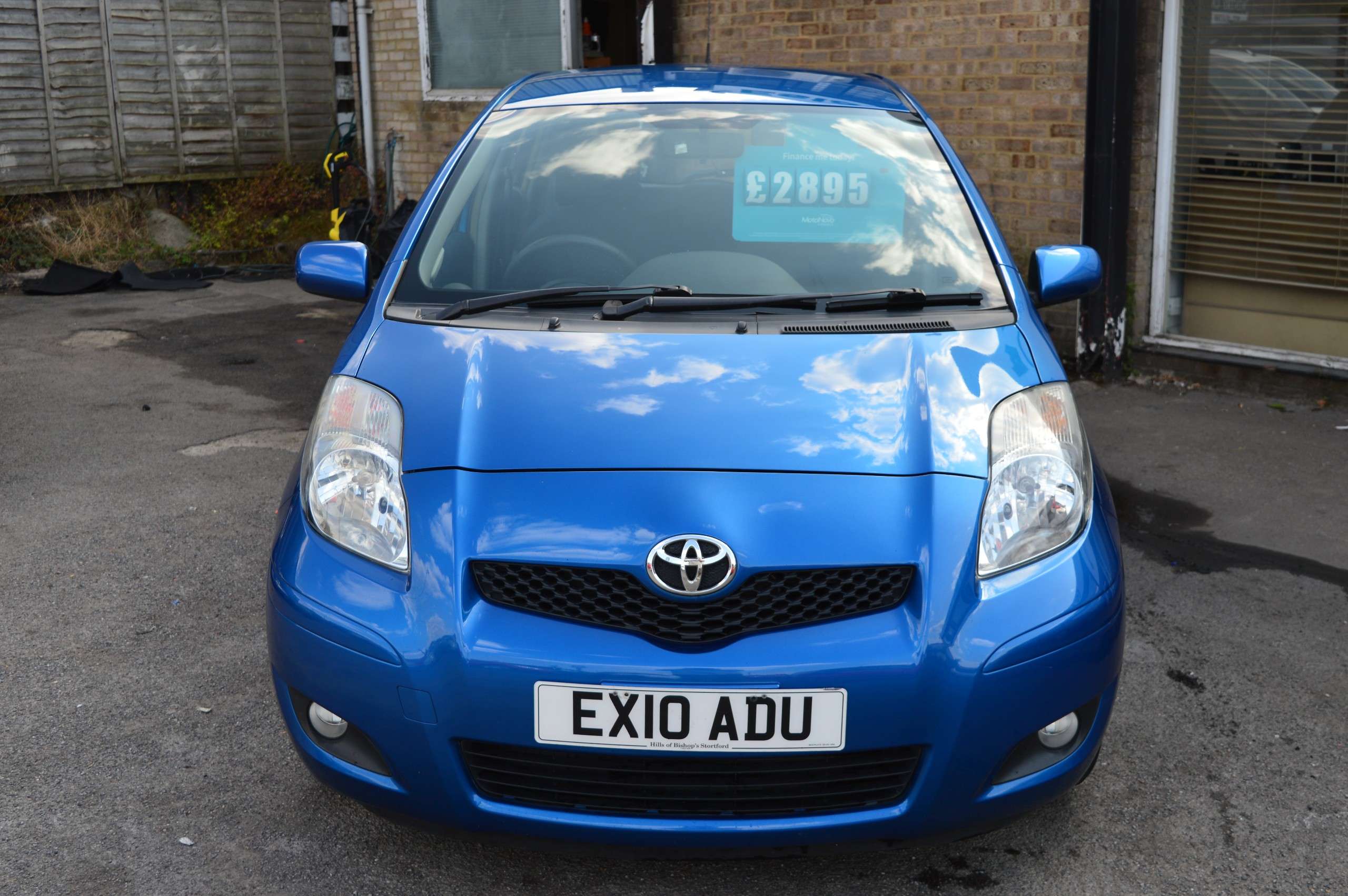 A 2010 TOYOTA YARIS VVT-I TR A 2010 TOYOTA YARIS VVT-I TR