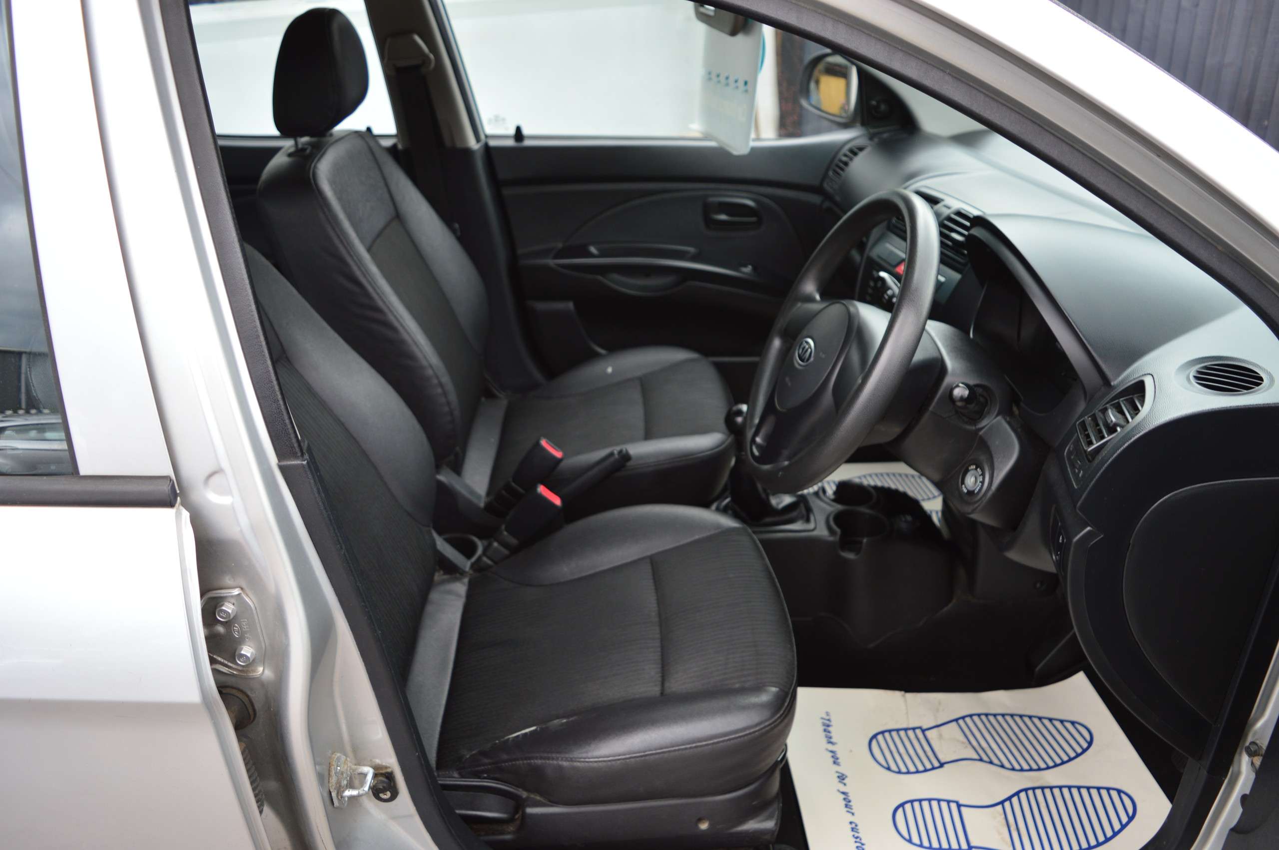A 2010 KIA PICANTO 1.0 1 Hatchback 5dr Petrol Manual (114 g/km, 60 bhp) A 2010 KIA PICANTO 1.0 1 Hatchback 5dr Petrol Manual (114 g/km, 60 bhp)