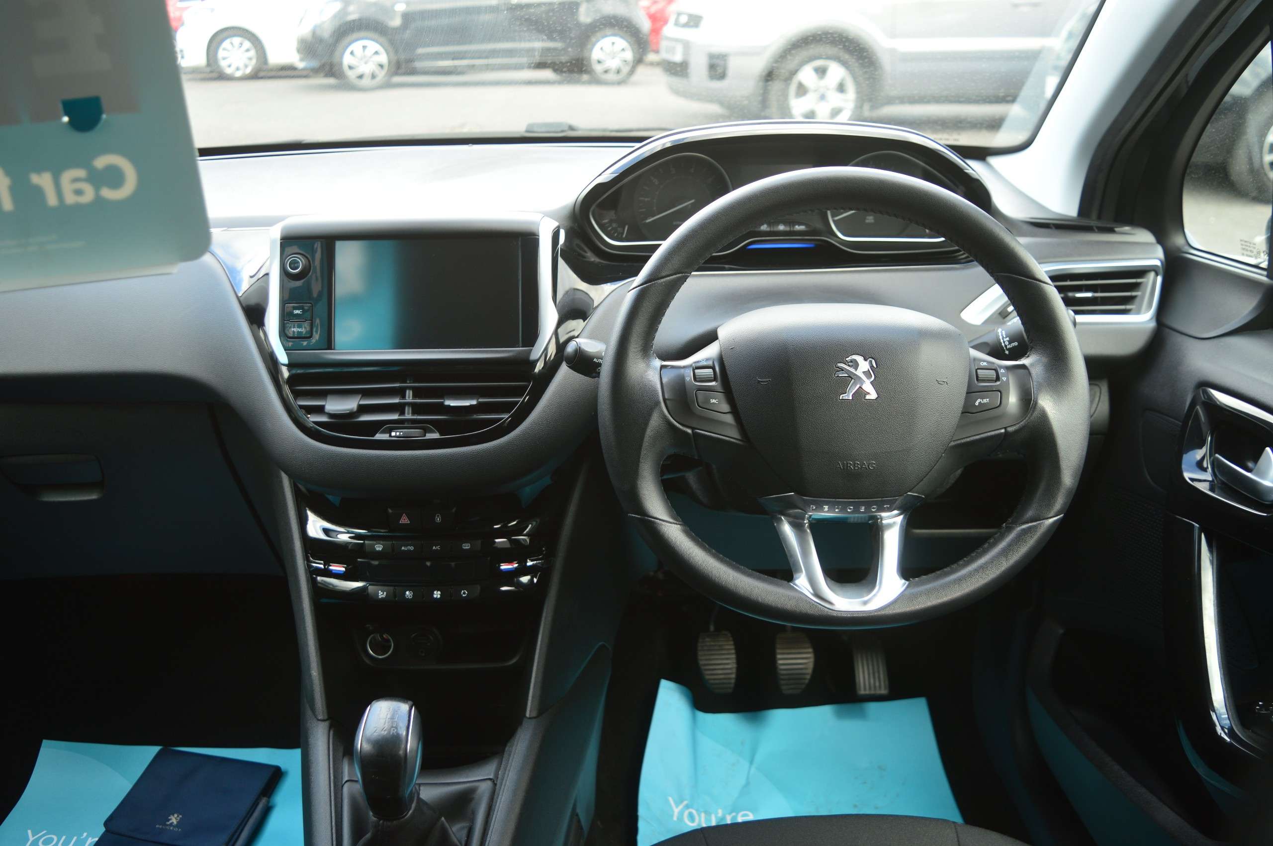 2015 PEUGEOT 208 2015 PEUGEOT 208