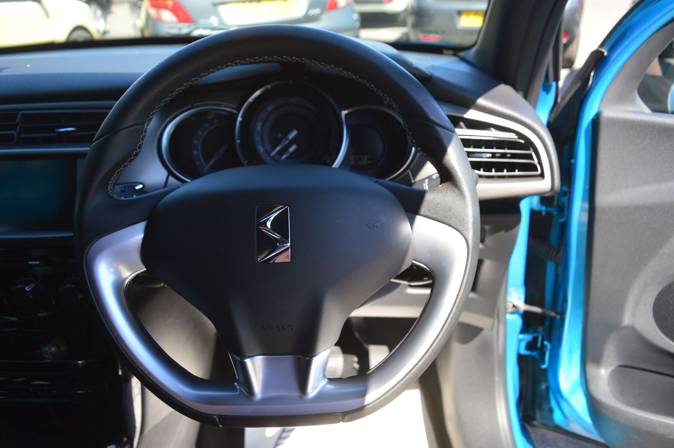 A 2016 DS DS 3 1.2 PureTech Chic Hatchback 3dr Petrol Manual Euro 6 (82 ps) A 2016 DS DS 3 1.2 PureTech Chic Hatchback 3dr Petrol Manual Euro 6 (82 ps)
