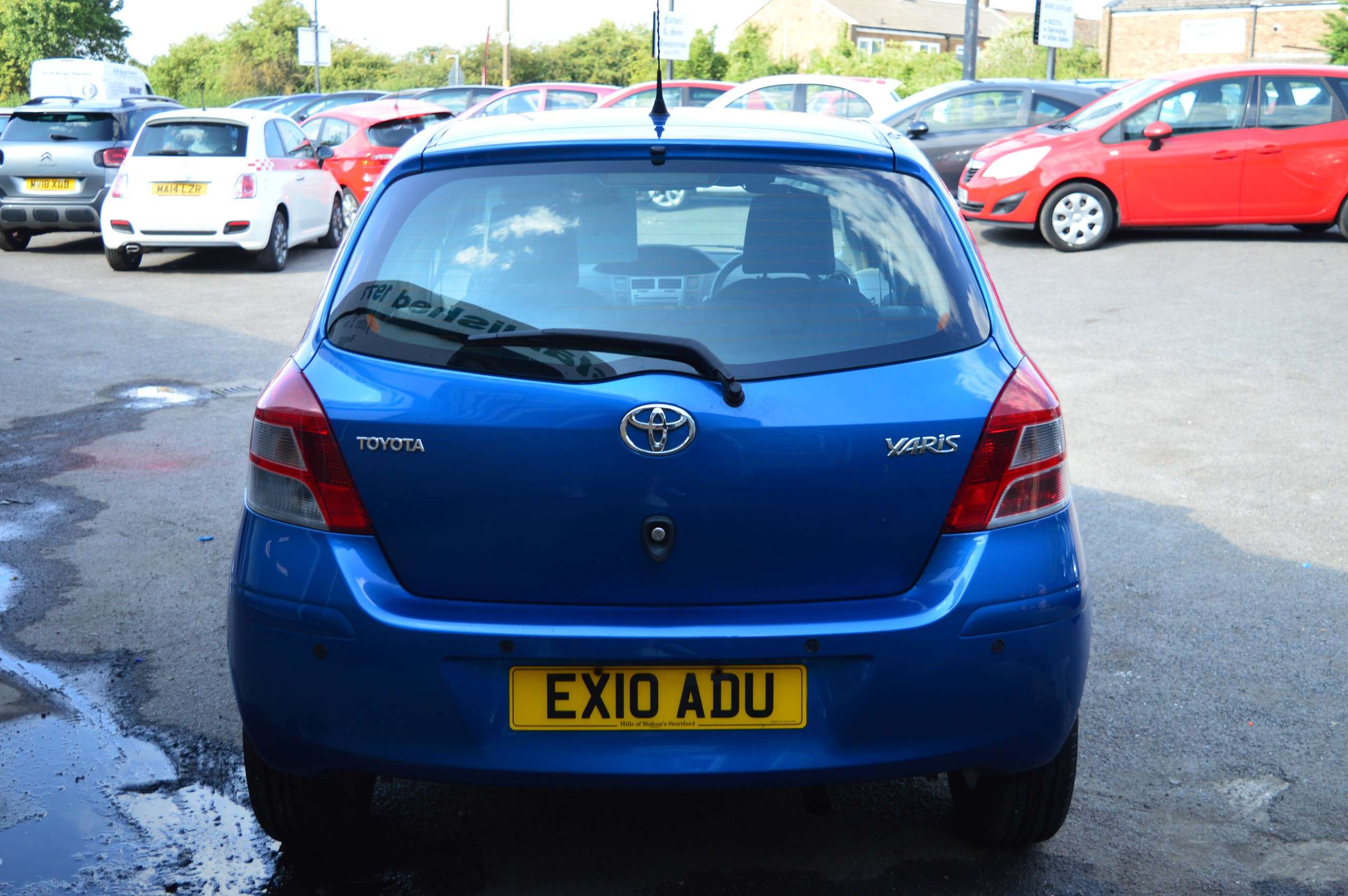 A 2010 TOYOTA YARIS VVT-I TR A 2010 TOYOTA YARIS VVT-I TR