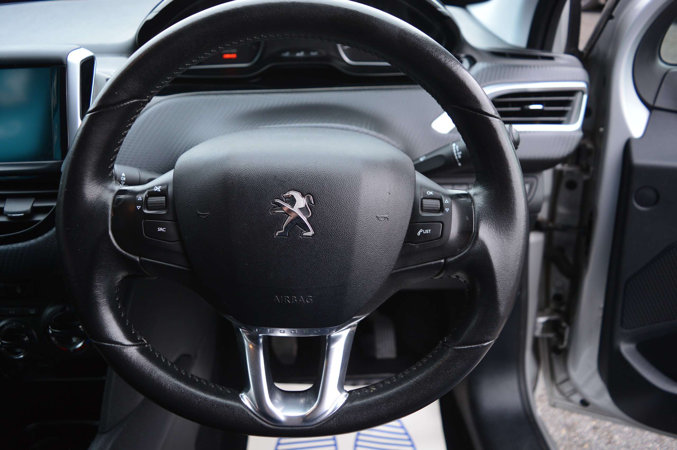 2015 PEUGEOT 208 2015 PEUGEOT 208