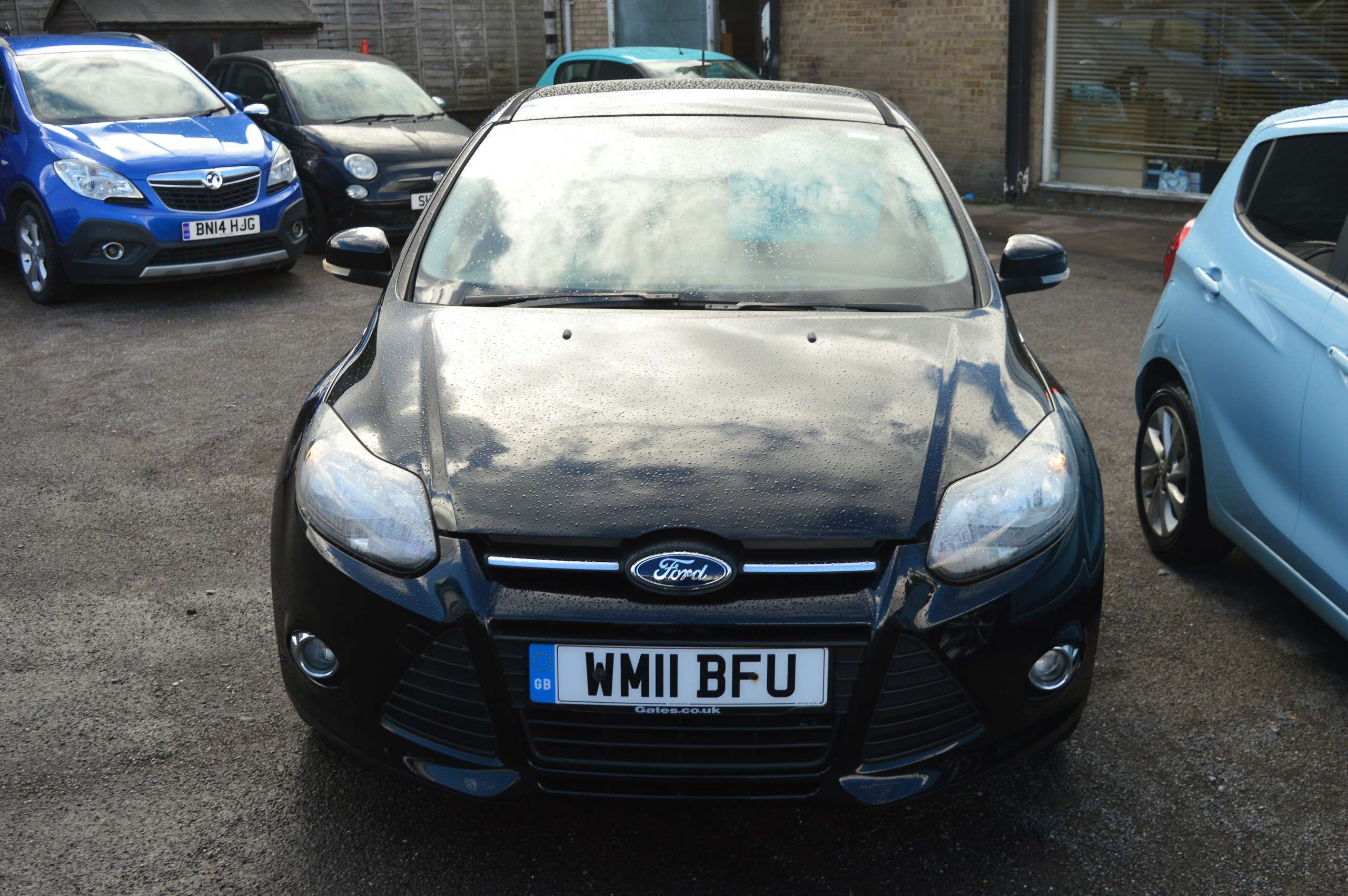 A 2011 FORD FOCUS 1.6 Zetec Hatchback 5dr Petrol Manual Euro 5 (125 ps) A 2011 FORD FOCUS 1.6 Zetec Hatchback 5dr Petrol Manual Euro 5 (125 ps)