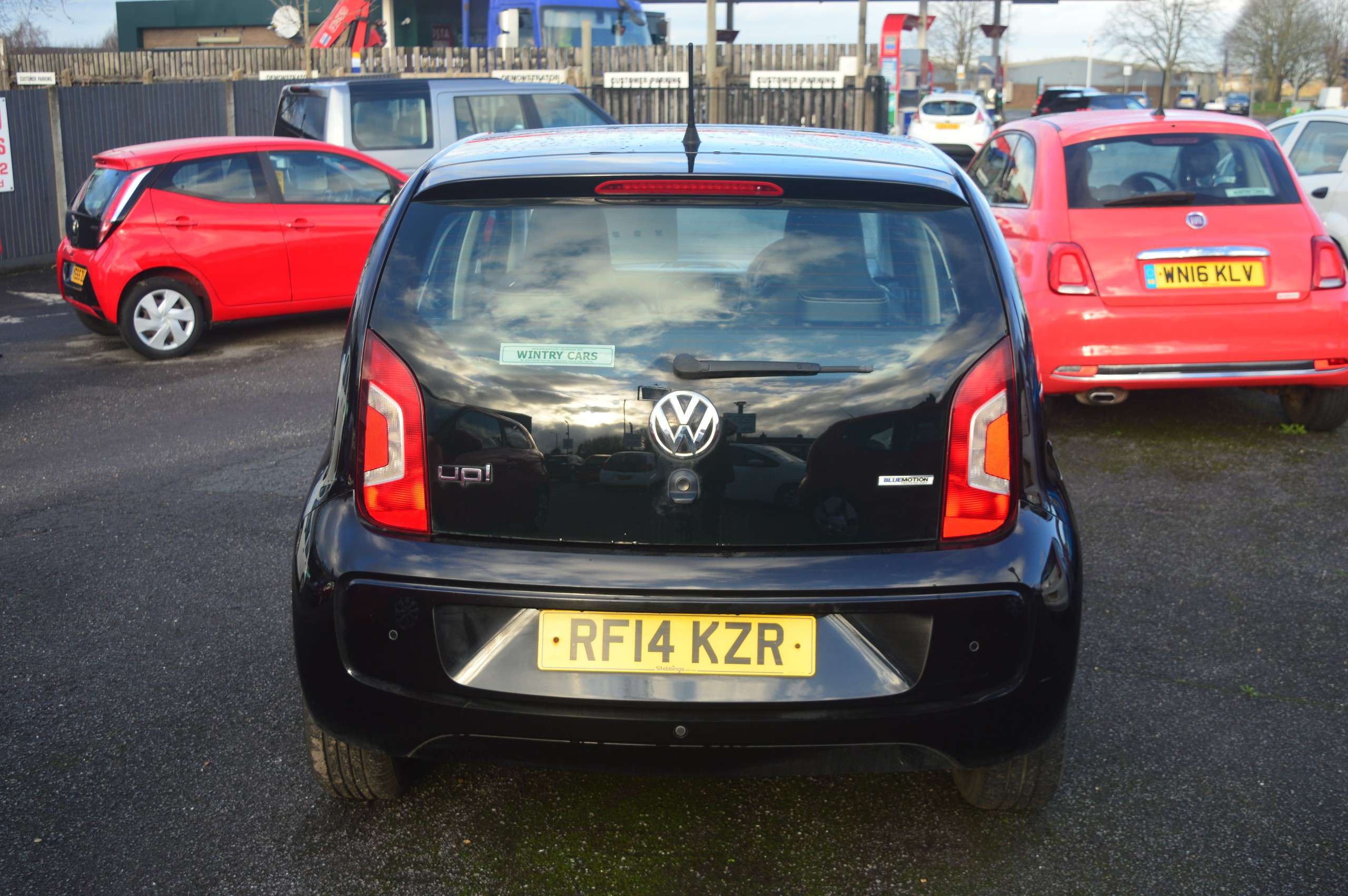A 2014 VOLKSWAGEN UP HIGH UP BLUEMOTION TECHNOLOGY A 2014 VOLKSWAGEN UP HIGH UP BLUEMOTION TECHNOLOGY