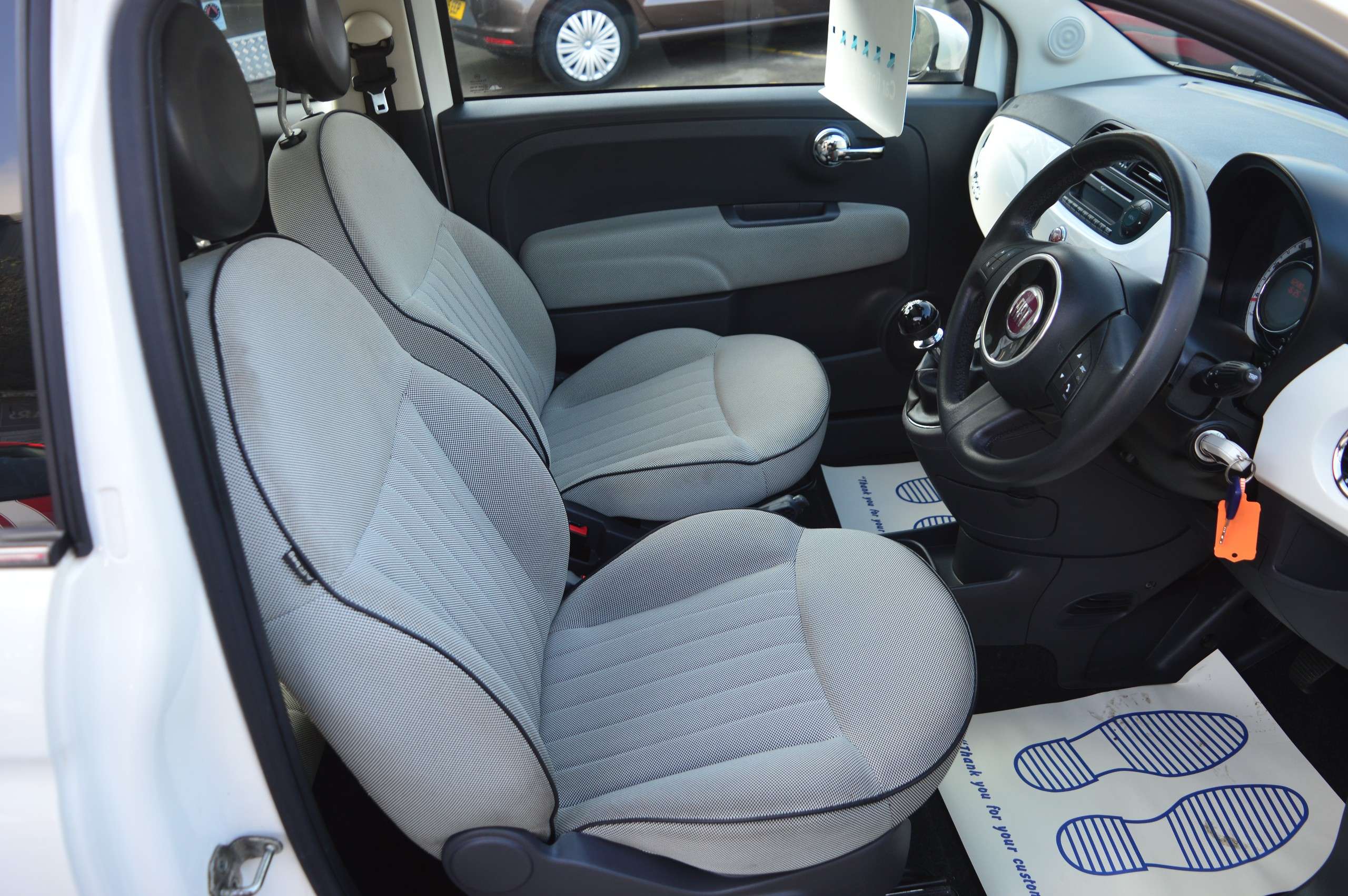 A 2013 FIAT 500 1.2 Lounge Hatchback 3dr Petrol Manual Euro 4 (69 bhp) A 2013 FIAT 500 1.2 Lounge Hatchback 3dr Petrol Manual Euro 4 (69 bhp)