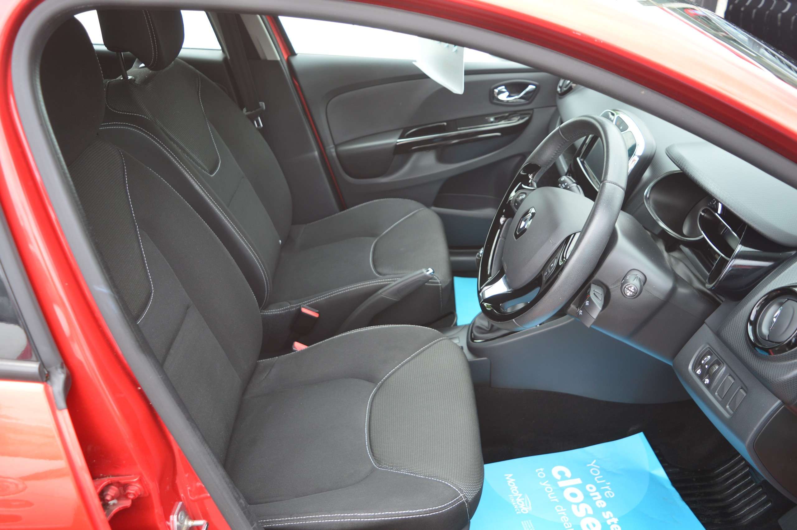 2013 RENAULT CLIO 2013 RENAULT CLIO