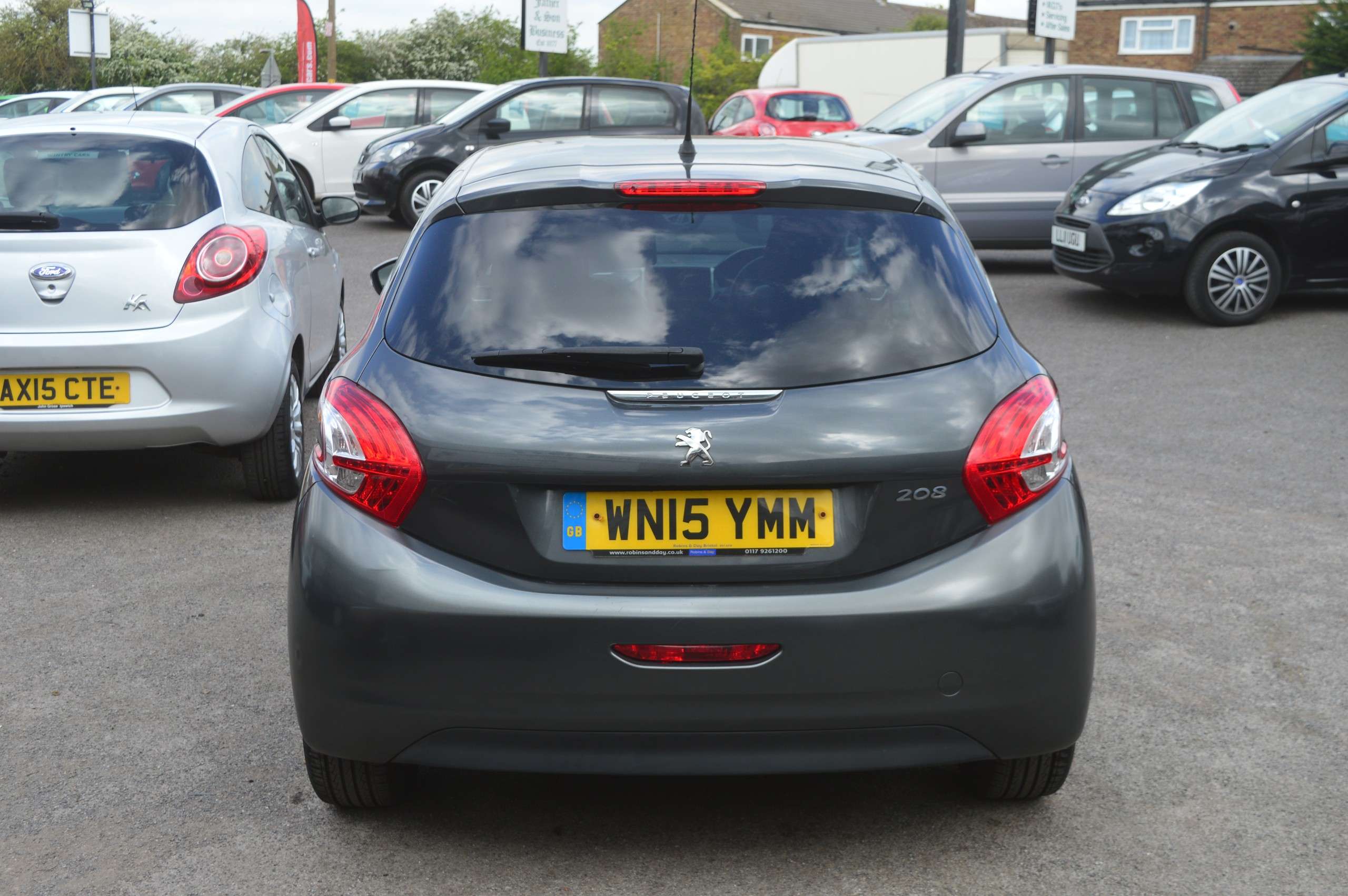 2015 PEUGEOT 208 2015 PEUGEOT 208