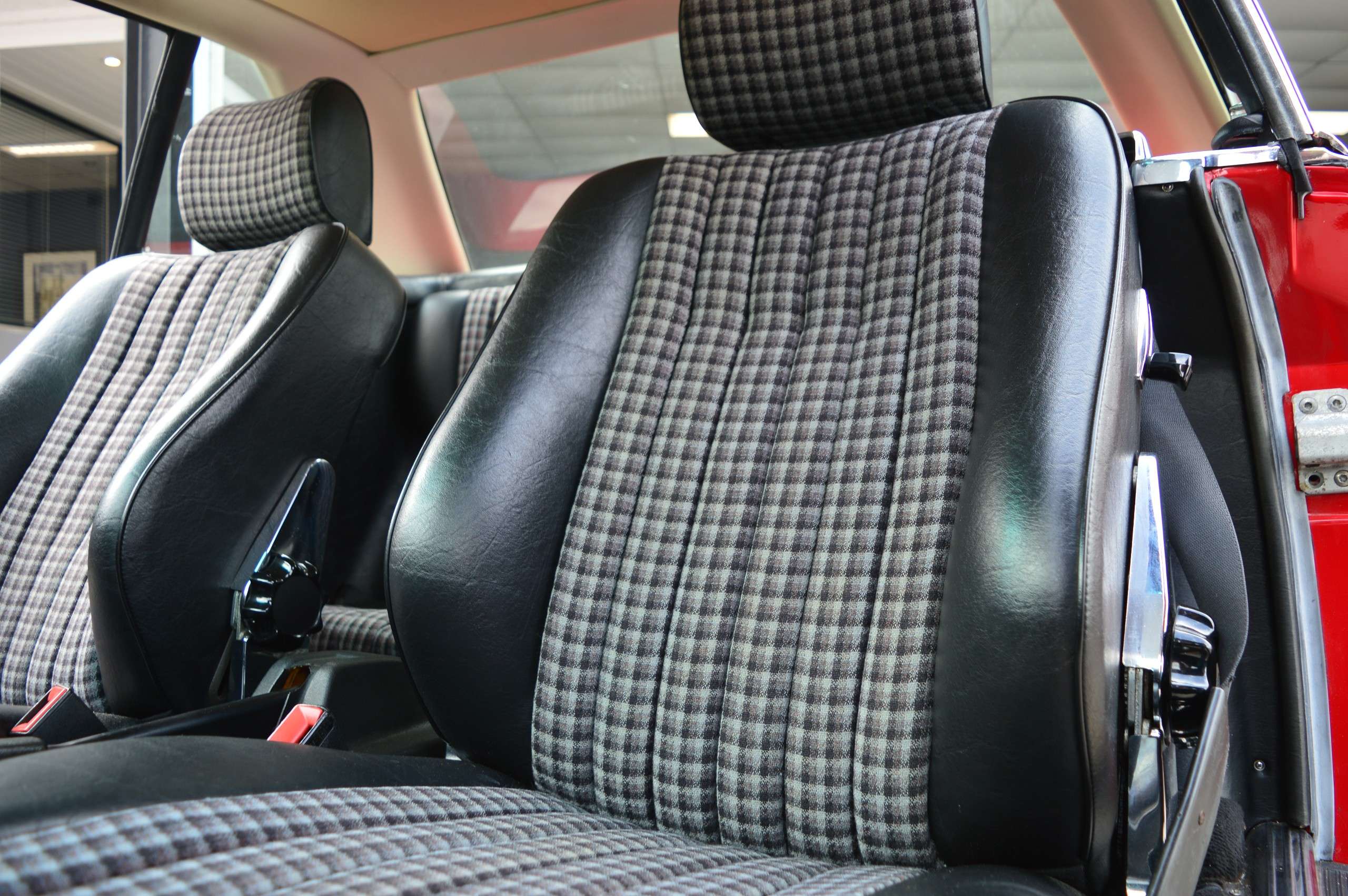 1986 MERCEDES-BENZ 300 1986 MERCEDES-BENZ 300