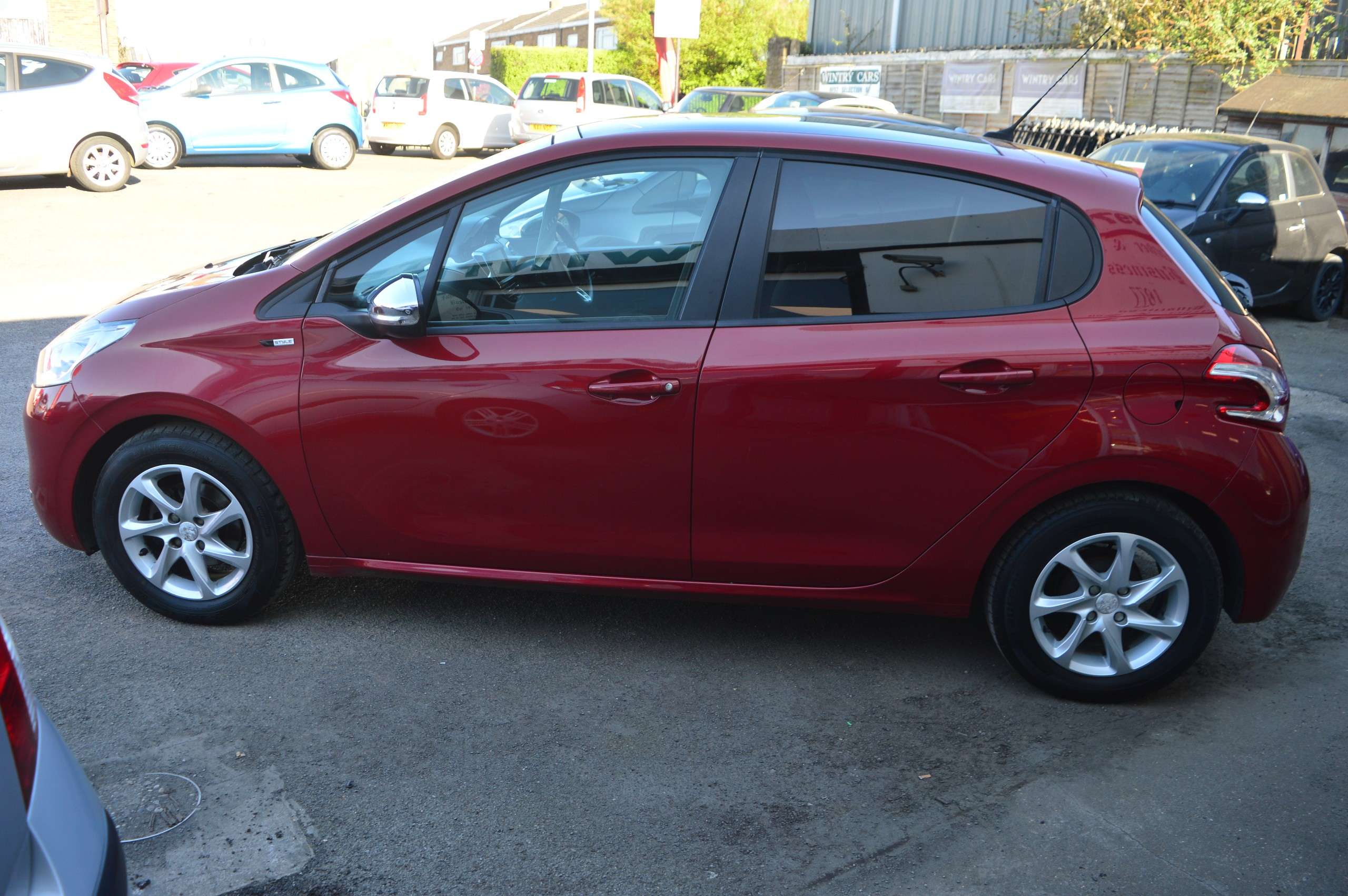 2015 PEUGEOT 208 2015 PEUGEOT 208