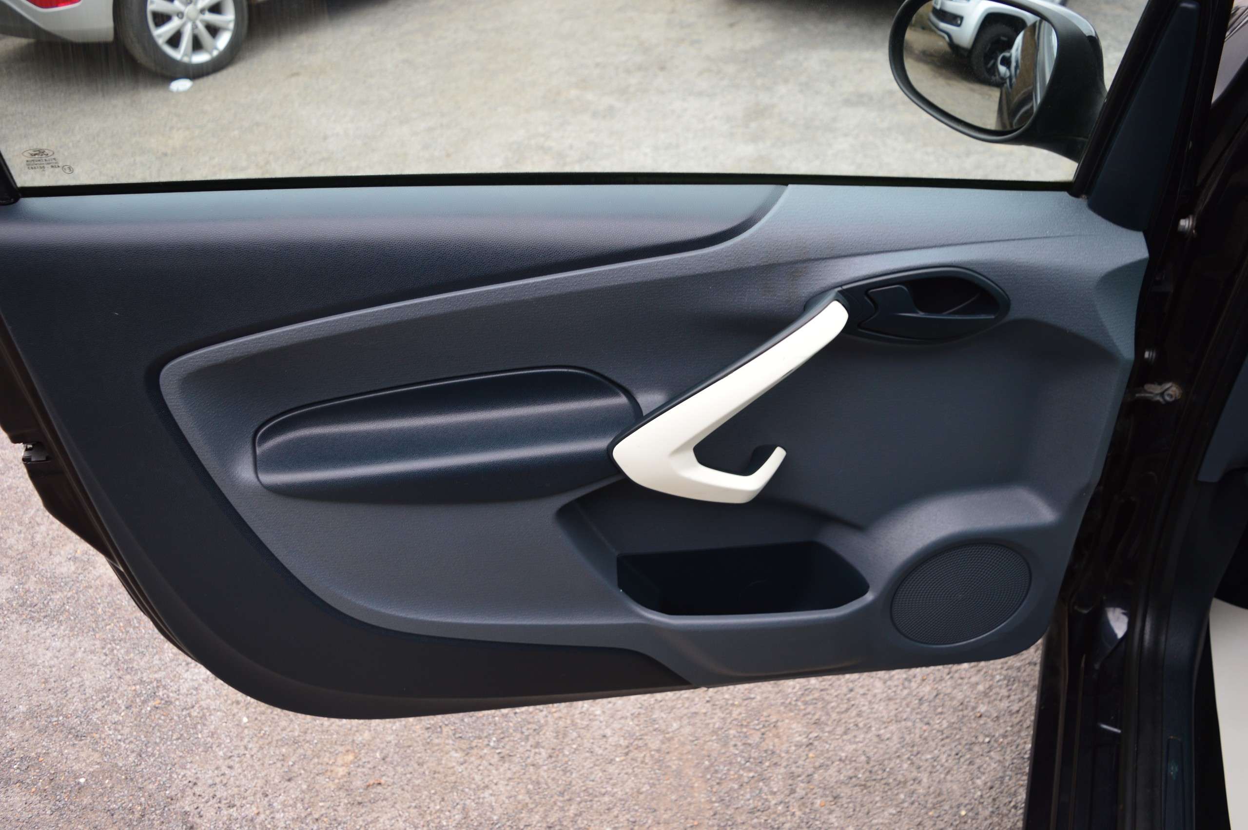 2011 FORD KA 2011 FORD KA