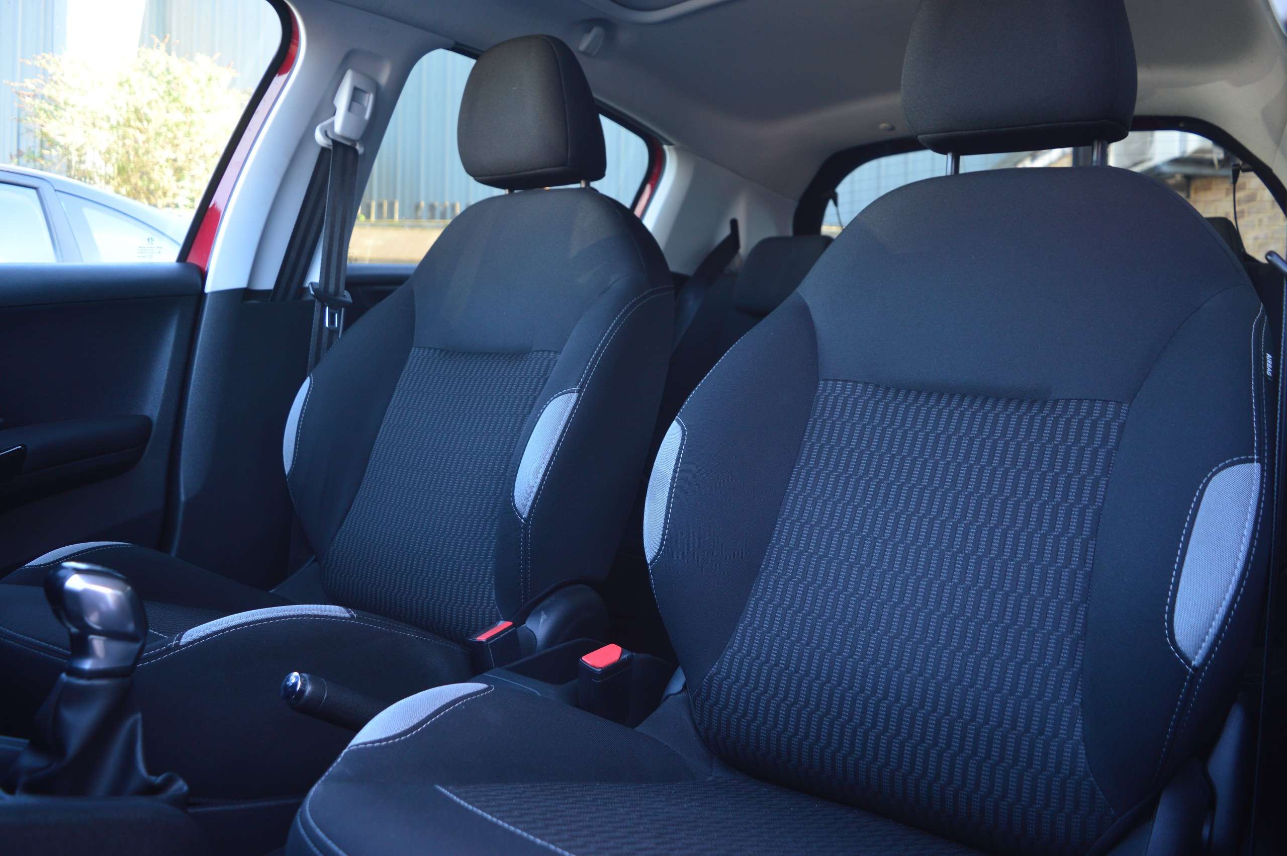 2015 PEUGEOT 208 2015 PEUGEOT 208