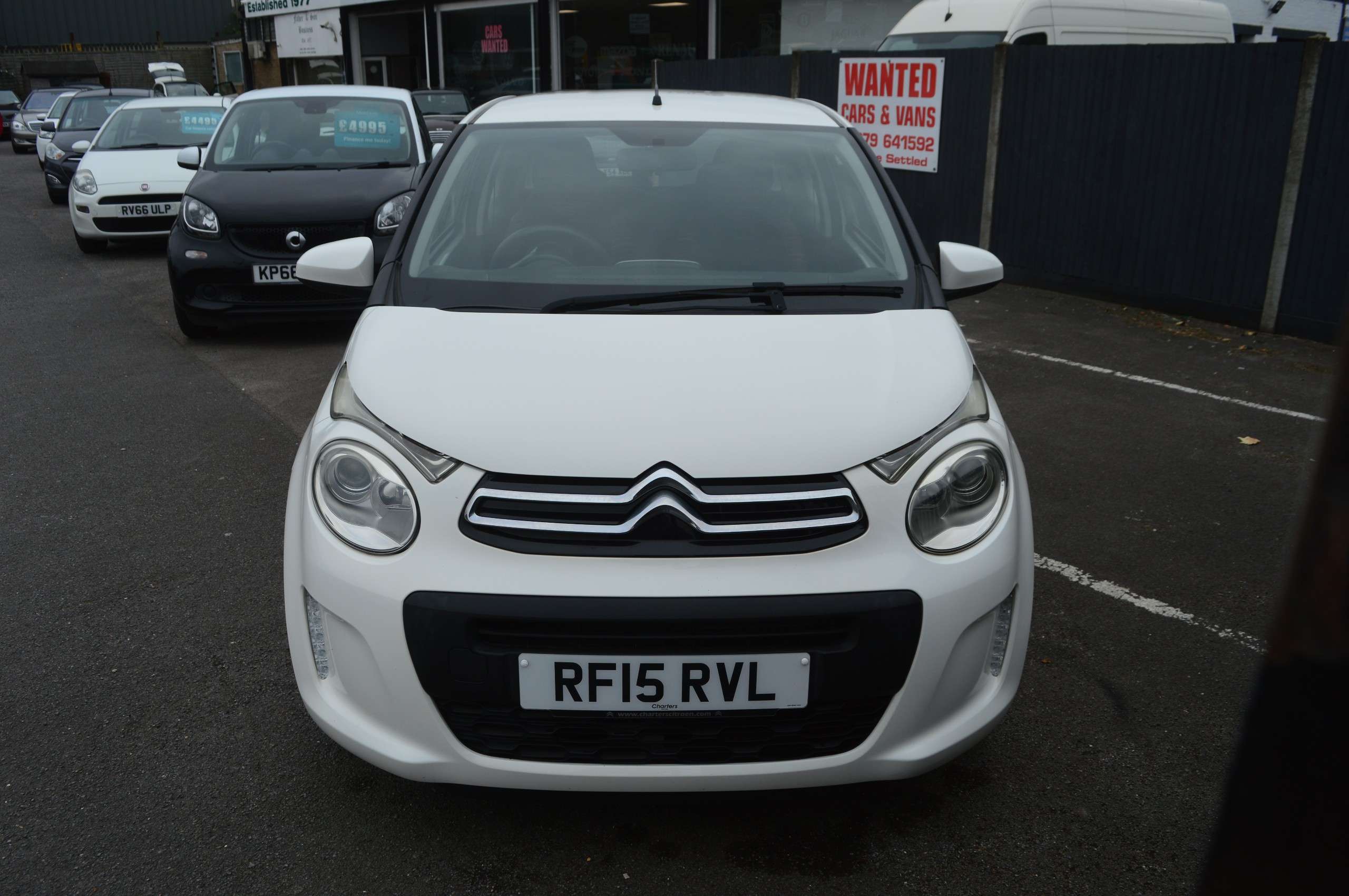 A 2015 CITROEN C1 1.0 VTi Feel Hatchback 3dr Petrol Manual Euro 6 (68 ps) A 2015 CITROEN C1 1.0 VTi Feel Hatchback 3dr Petrol Manual Euro 6 (68 ps)