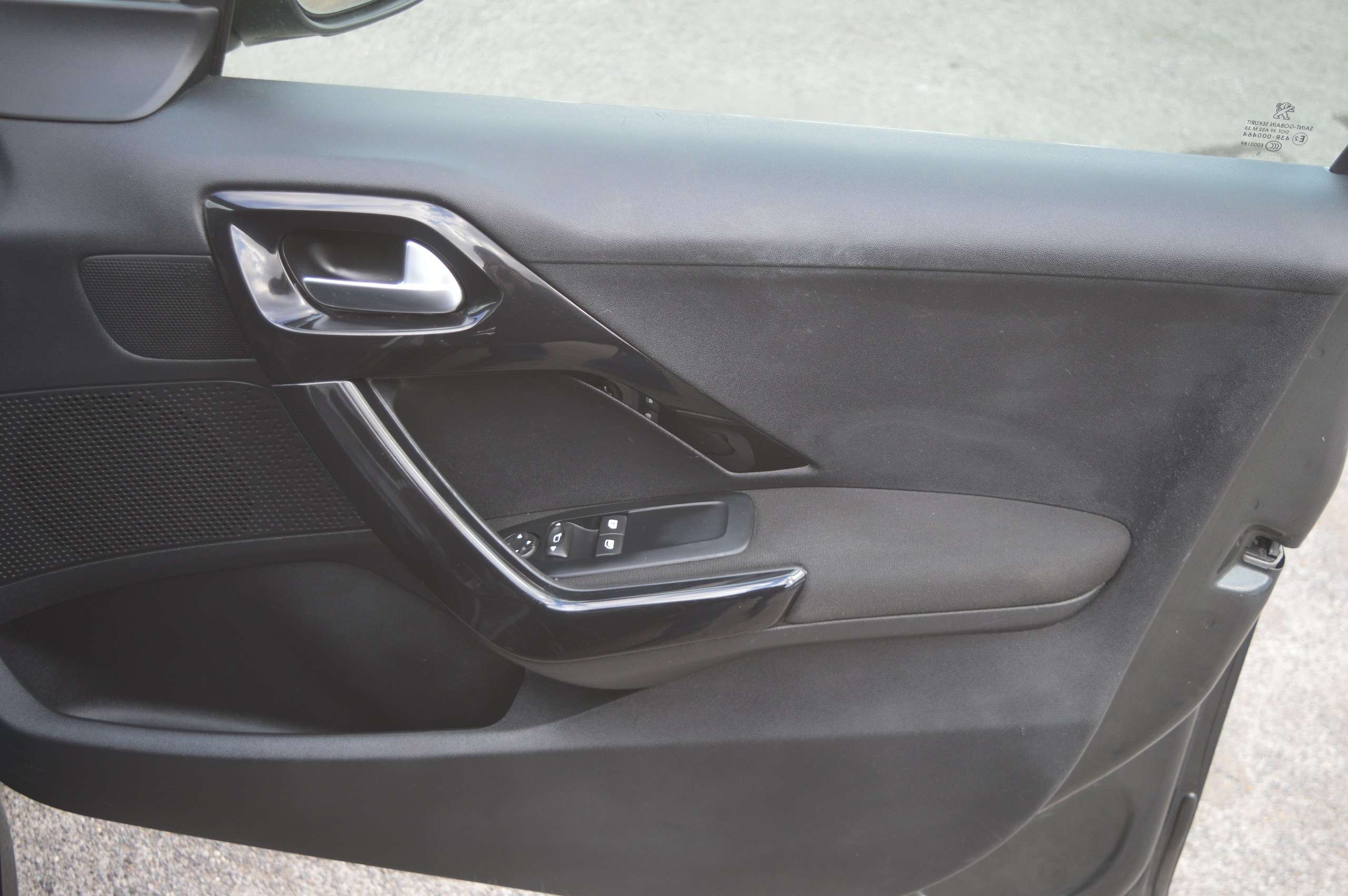 2015 PEUGEOT 208 2015 PEUGEOT 208