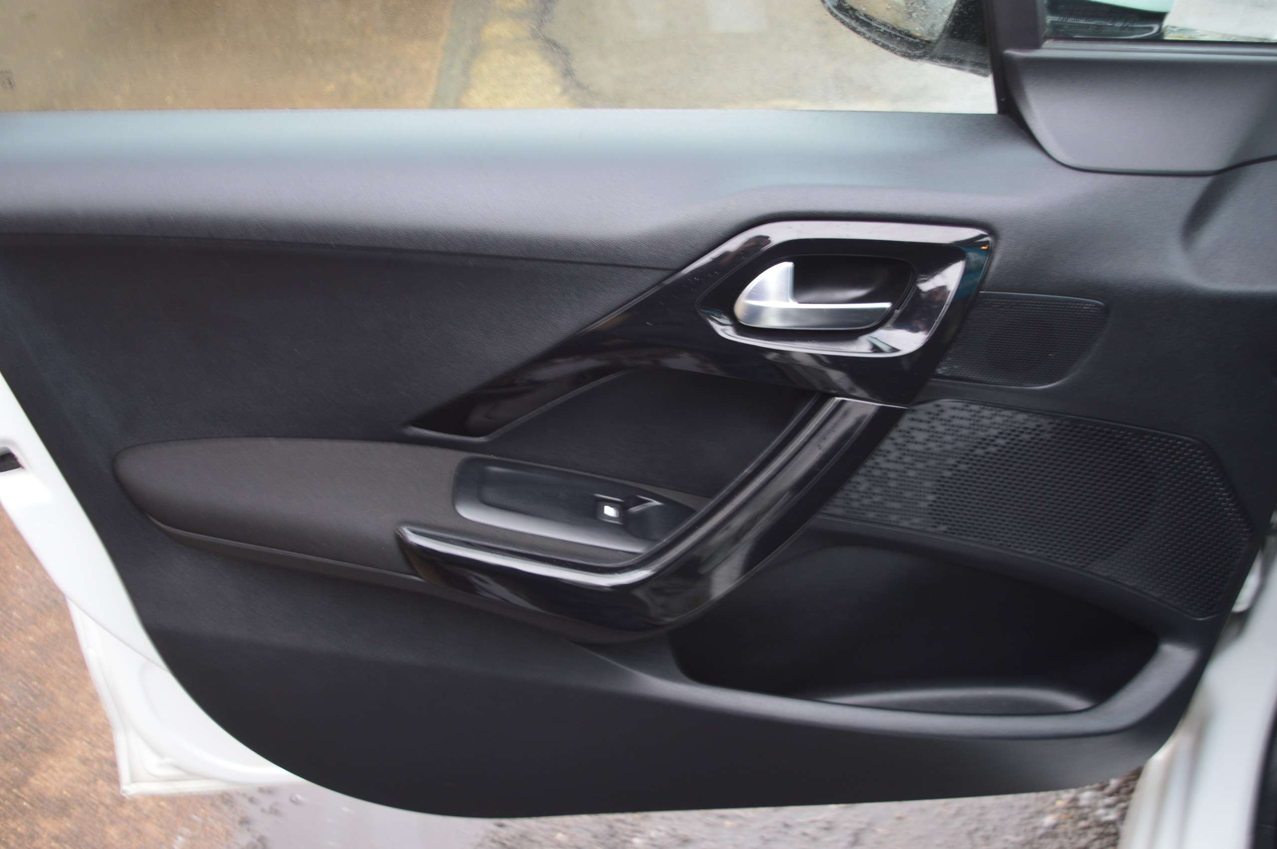 2015 PEUGEOT 208 2015 PEUGEOT 208