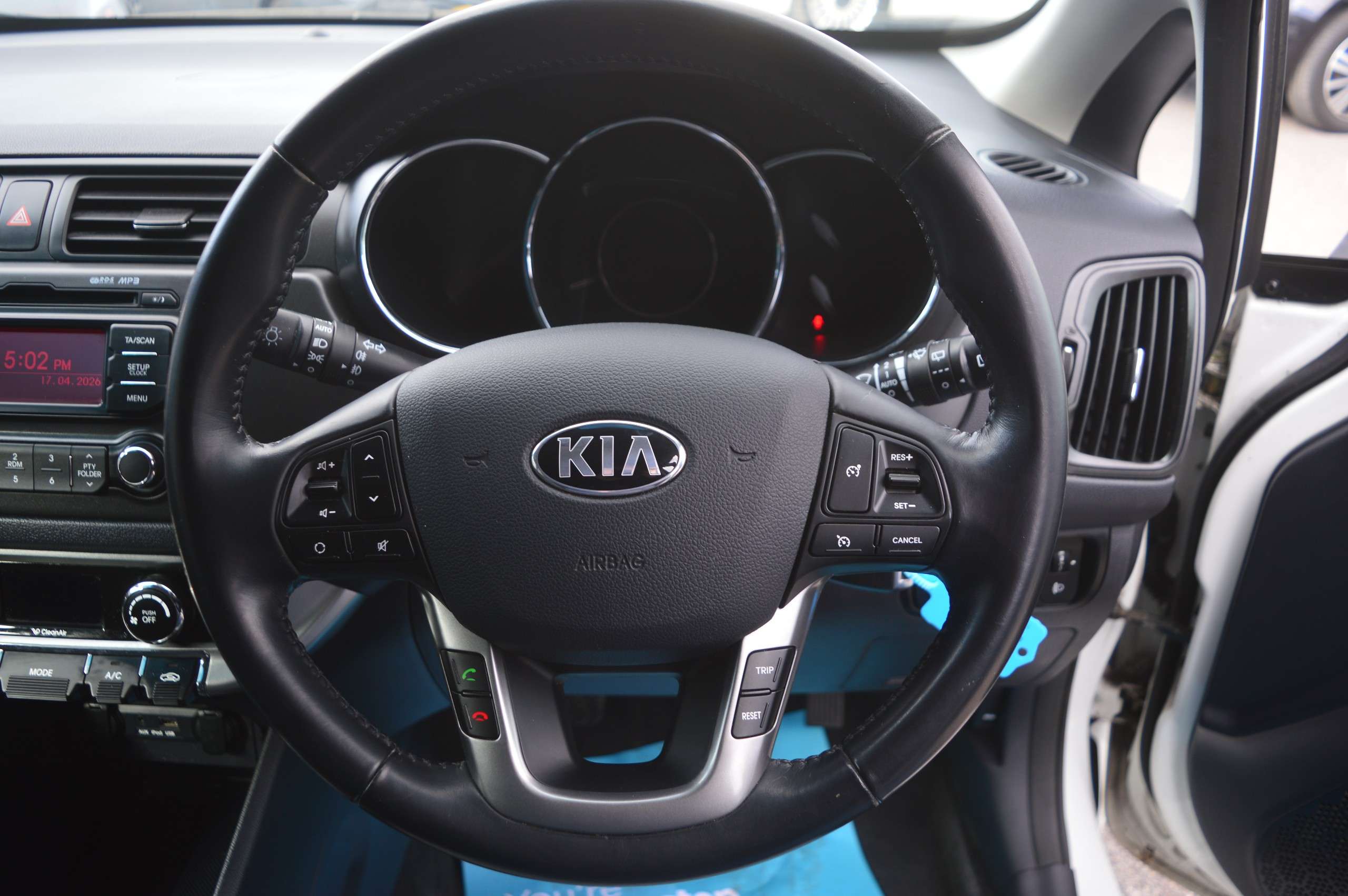 2013 KIA RIO 2013 KIA RIO