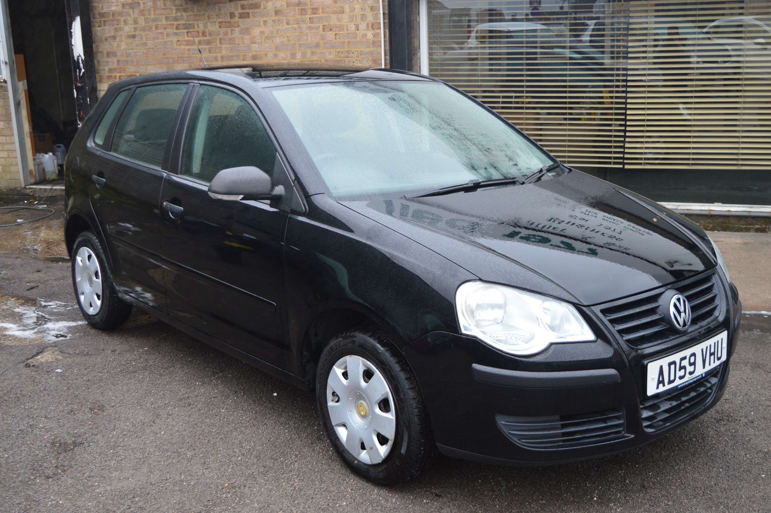 A 2009 VOLKSWAGEN POLO 1.2 E Hatchback 3dr Petrol Manual (138 g/km, 70 bhp) A 2009 VOLKSWAGEN POLO 1.2 E Hatchback 3dr Petrol Manual (138 g/km, 70 bhp)