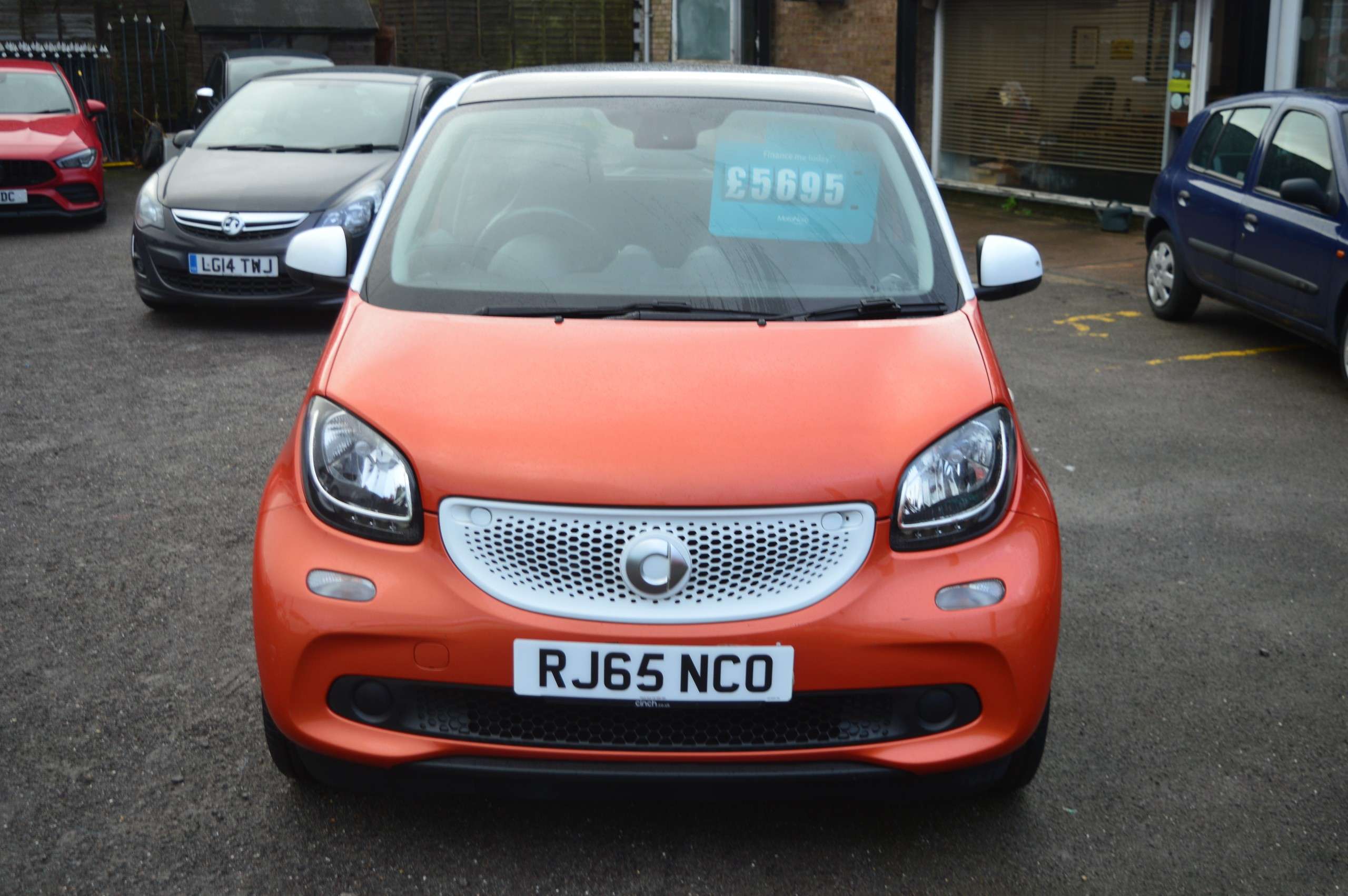 A 2015 SMART FORFOUR 1.0 Prime (Premium) Hatchback 5dr Petrol Manual Euro 6 (s/s) (71 ps) A 2015 SMART FORFOUR 1.0 Prime (Premium) Hatchback 5dr Petrol Manual Euro 6 (s/s) (71 ps)