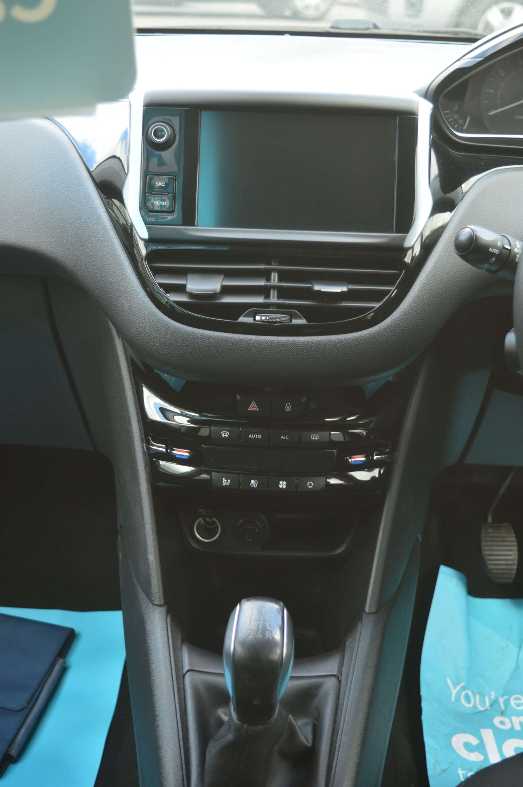 2015 PEUGEOT 208 2015 PEUGEOT 208