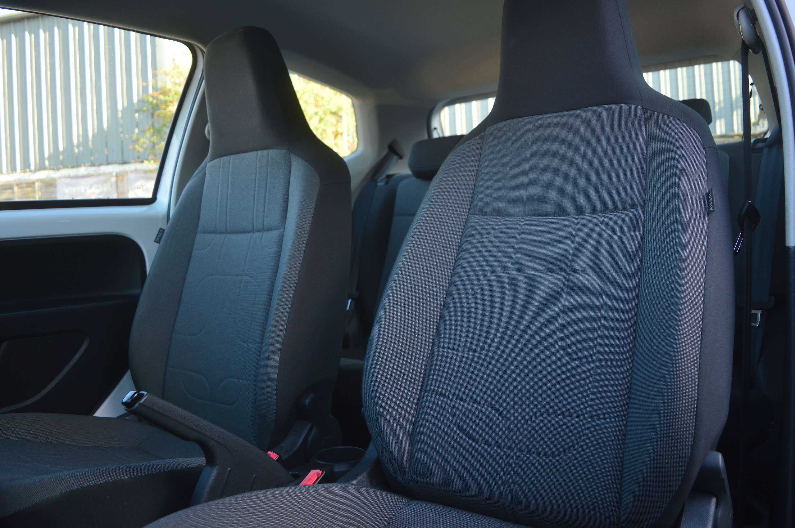 A 2015 VOLKSWAGEN UP! 1.0 Move up Hatchback 3dr Petrol Manual Euro 6 (60 ps) A 2015 VOLKSWAGEN UP! 1.0 Move up Hatchback 3dr Petrol Manual Euro 6 (60 ps)