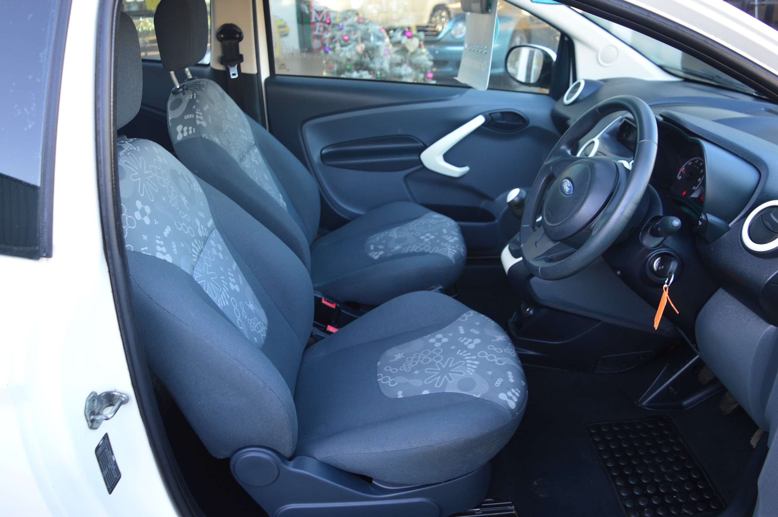 2011 FORD KA 2011 FORD KA