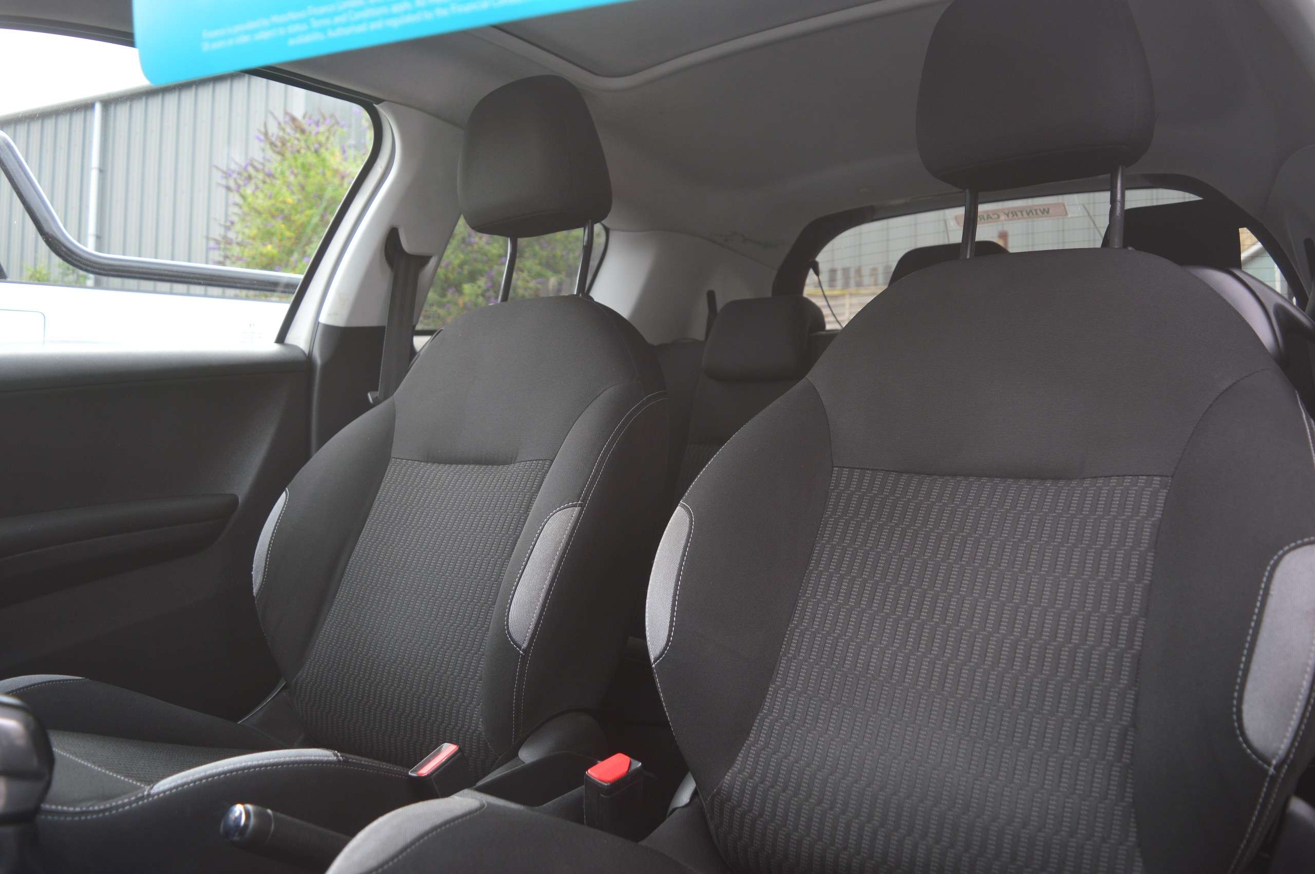 2015 PEUGEOT 208 2015 PEUGEOT 208