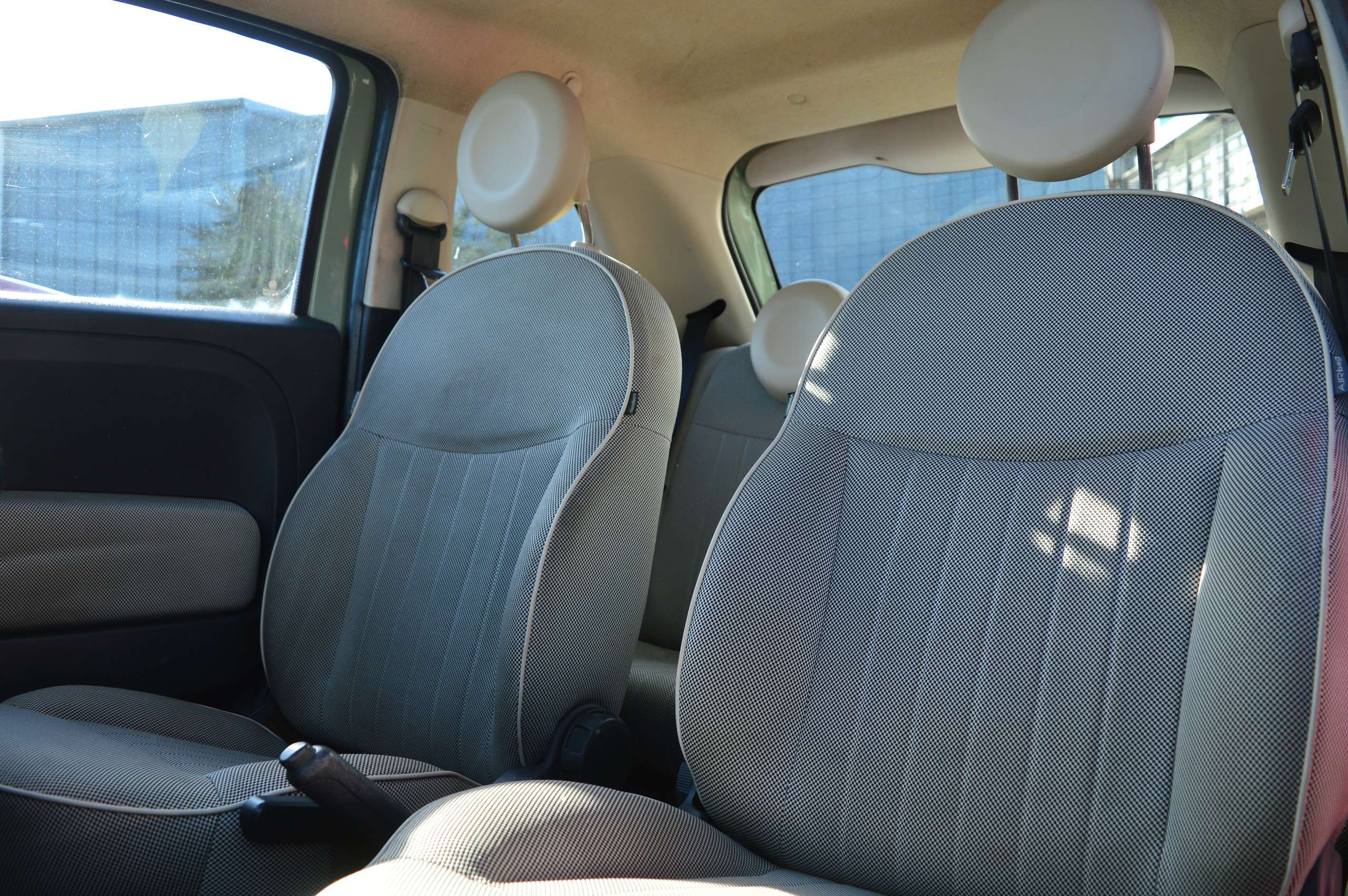 A 2008 FIAT 500 1.2 Lounge Hatchback 3dr Petrol Manual Euro 4 (69 bhp) A 2008 FIAT 500 1.2 Lounge Hatchback 3dr Petrol Manual Euro 4 (69 bhp)