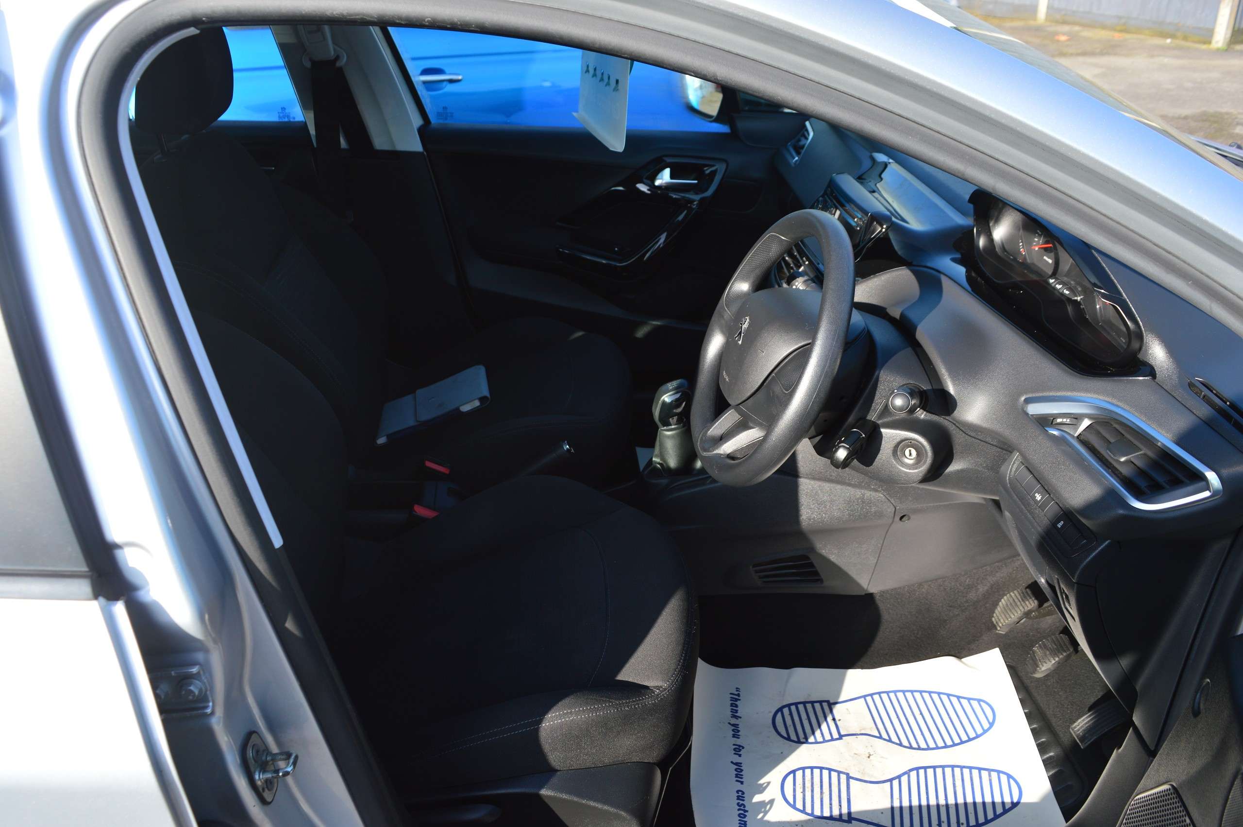 A 2012 PEUGEOT 208 1.2 VTi Access+ Hatchback 5dr Petrol Manual Euro 5 (82 ps) A 2012 PEUGEOT 208 1.2 VTi Access+ Hatchback 5dr Petrol Manual Euro 5 (82 ps)