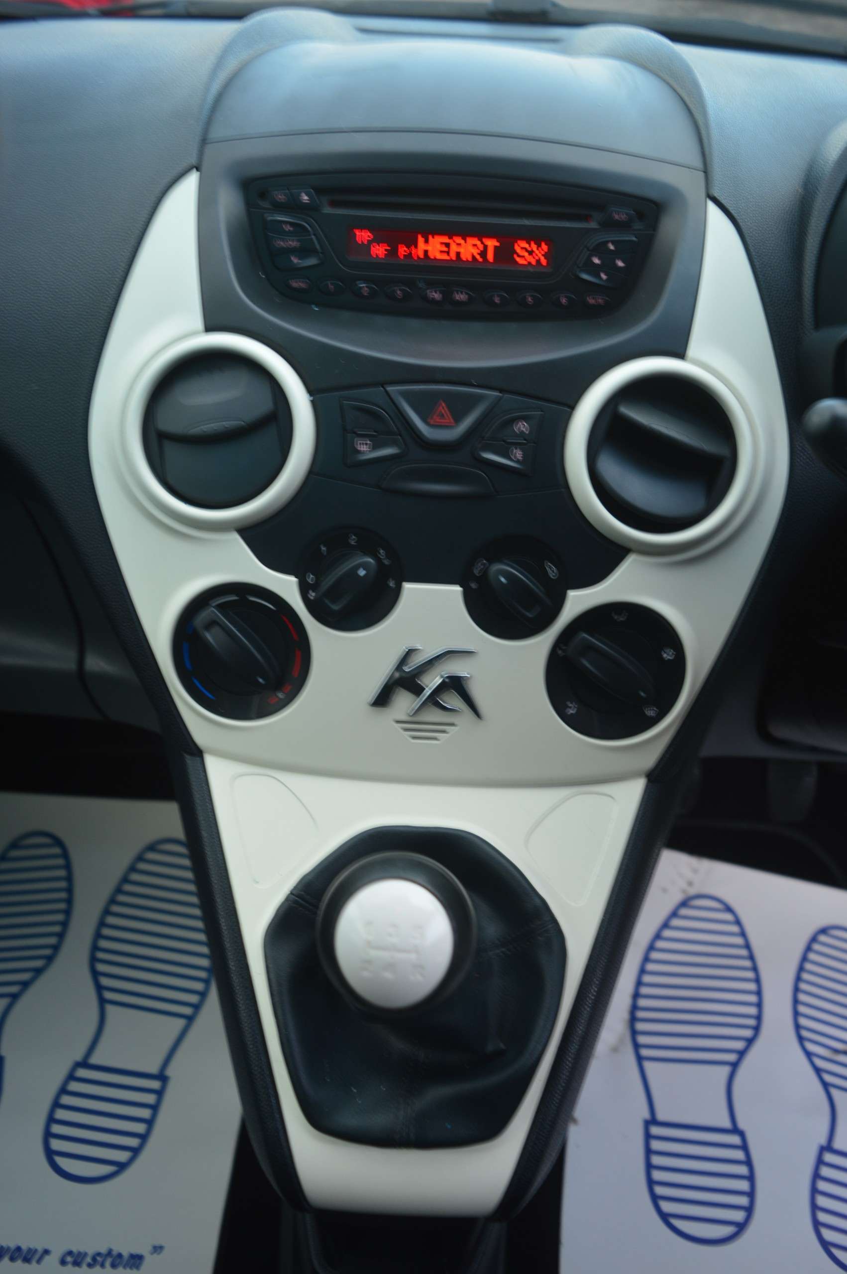 2011 FORD KA 2011 FORD KA