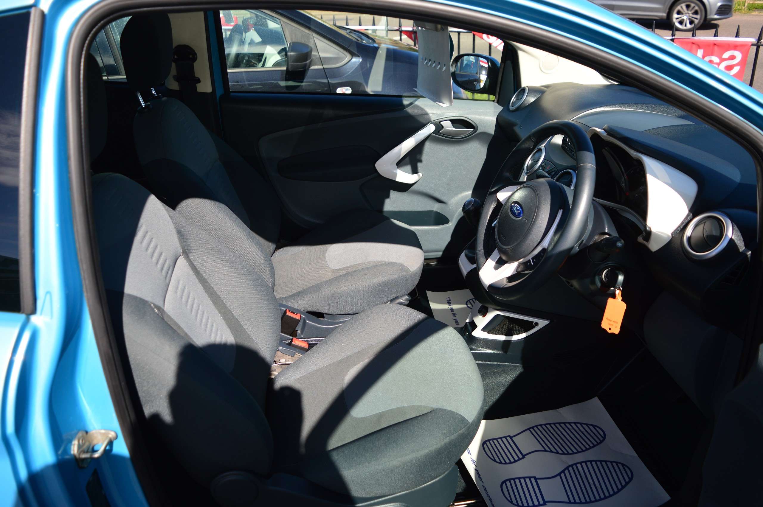 2011 FORD KA 2011 FORD KA