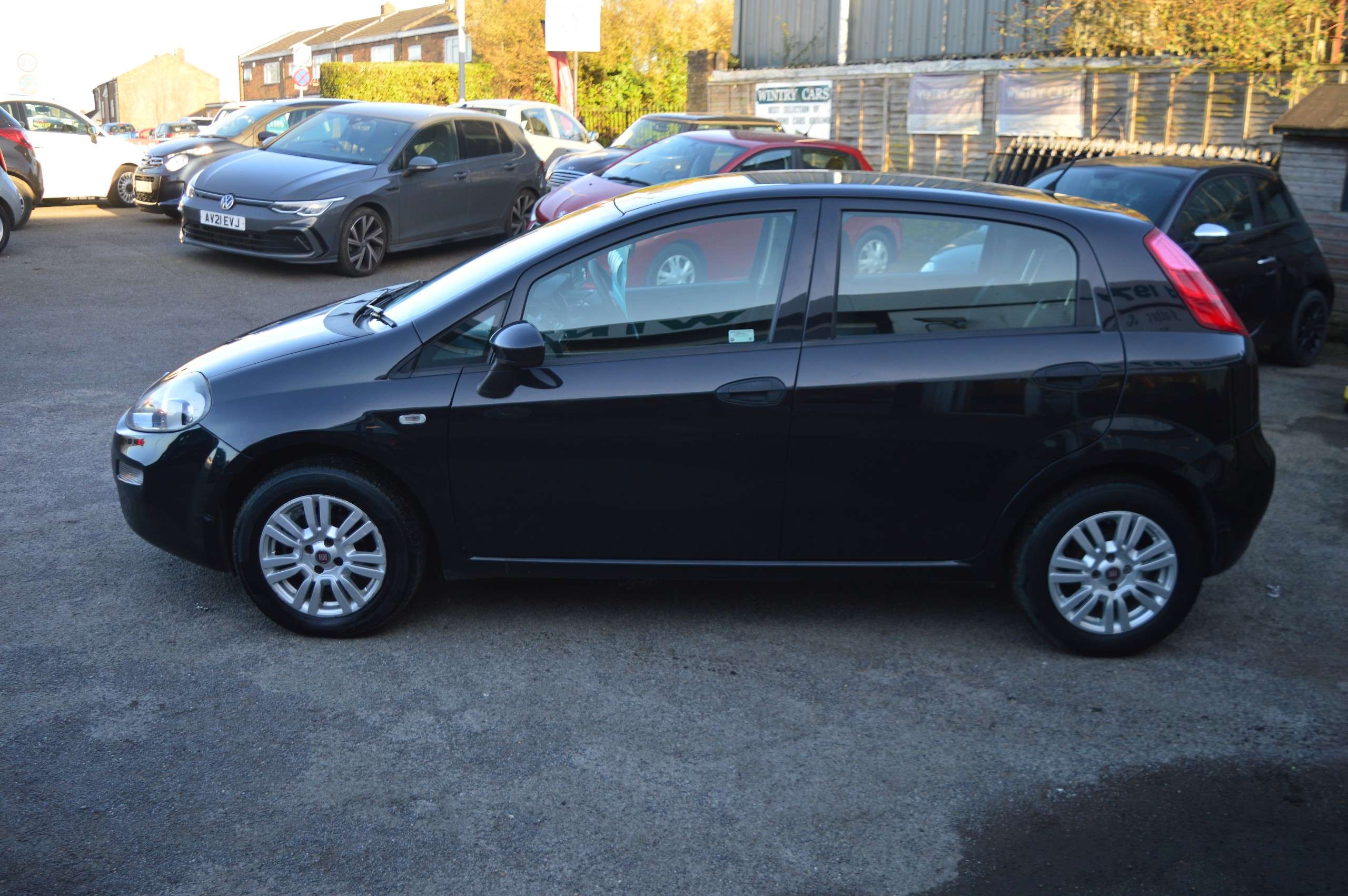 A 2016 FIAT PUNTO 1.2 Pop + Hatchback 5dr Petrol Euro 6 (69 bhp) A 2016 FIAT PUNTO 1.2 Pop + Hatchback 5dr Petrol Euro 6 (69 bhp)