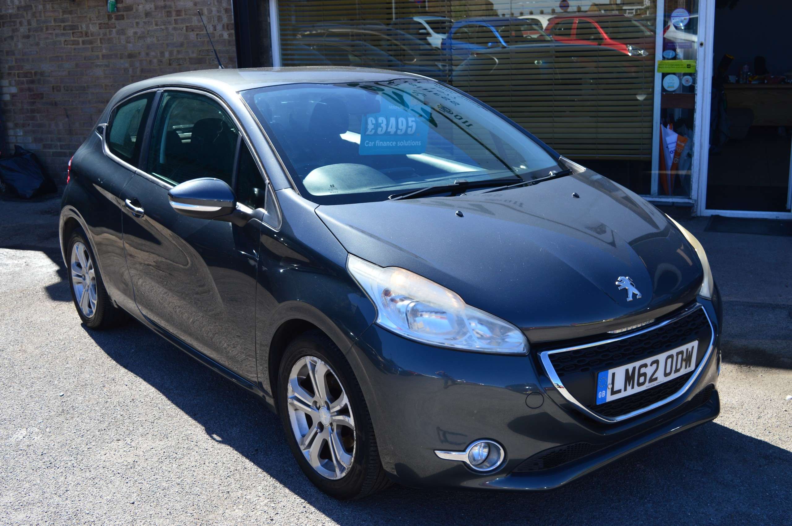 A 2012 PEUGEOT 208 1.2 VTi Active Hatchback 3dr Petrol Manual Euro 5 (82 ps) A 2012 PEUGEOT 208 1.2 VTi Active Hatchback 3dr Petrol Manual Euro 5 (82 ps)