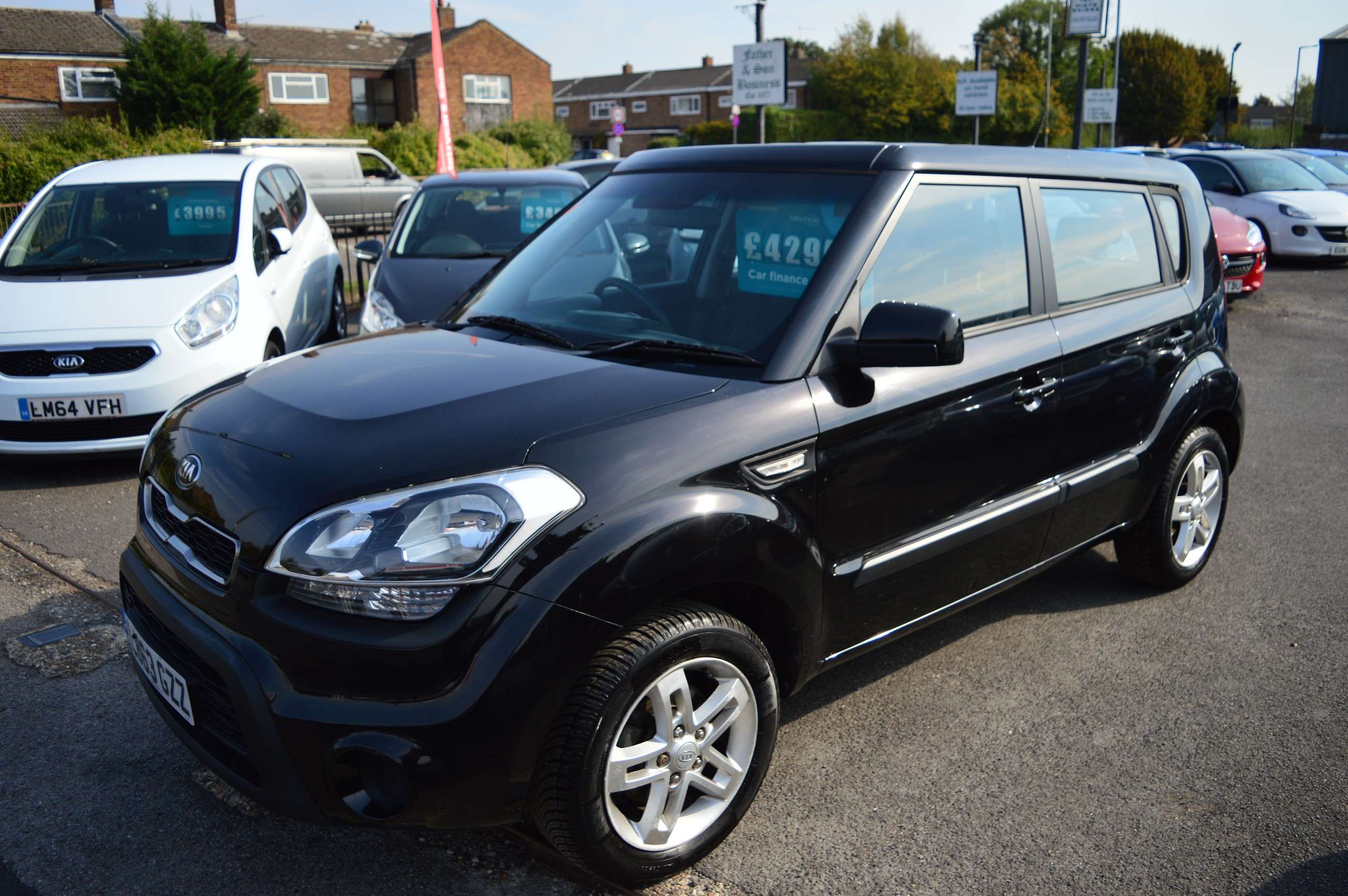 A 2014 KIA SOUL 1.6 GDi 1 SUV 5dr Petrol Manual Euro 5 (138 bhp) A 2014 KIA SOUL 1.6 GDi 1 SUV 5dr Petrol Manual Euro 5 (138 bhp)
