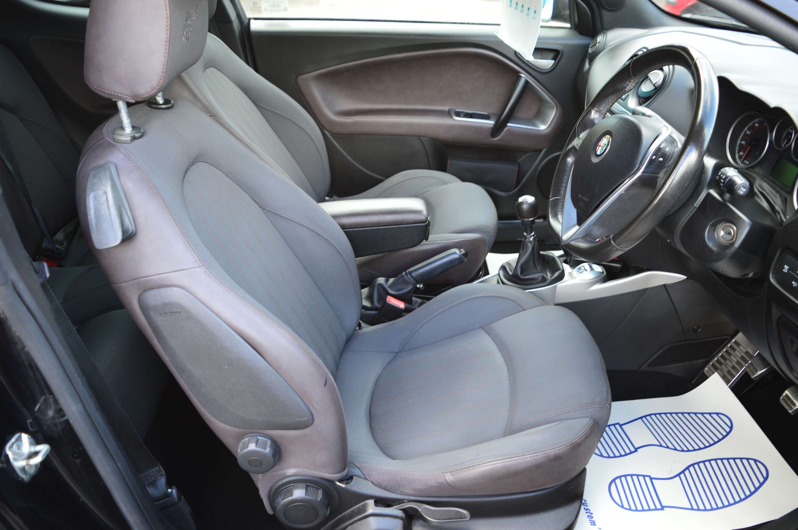 2015 ALFA ROMEO MITO 2015 ALFA ROMEO MITO