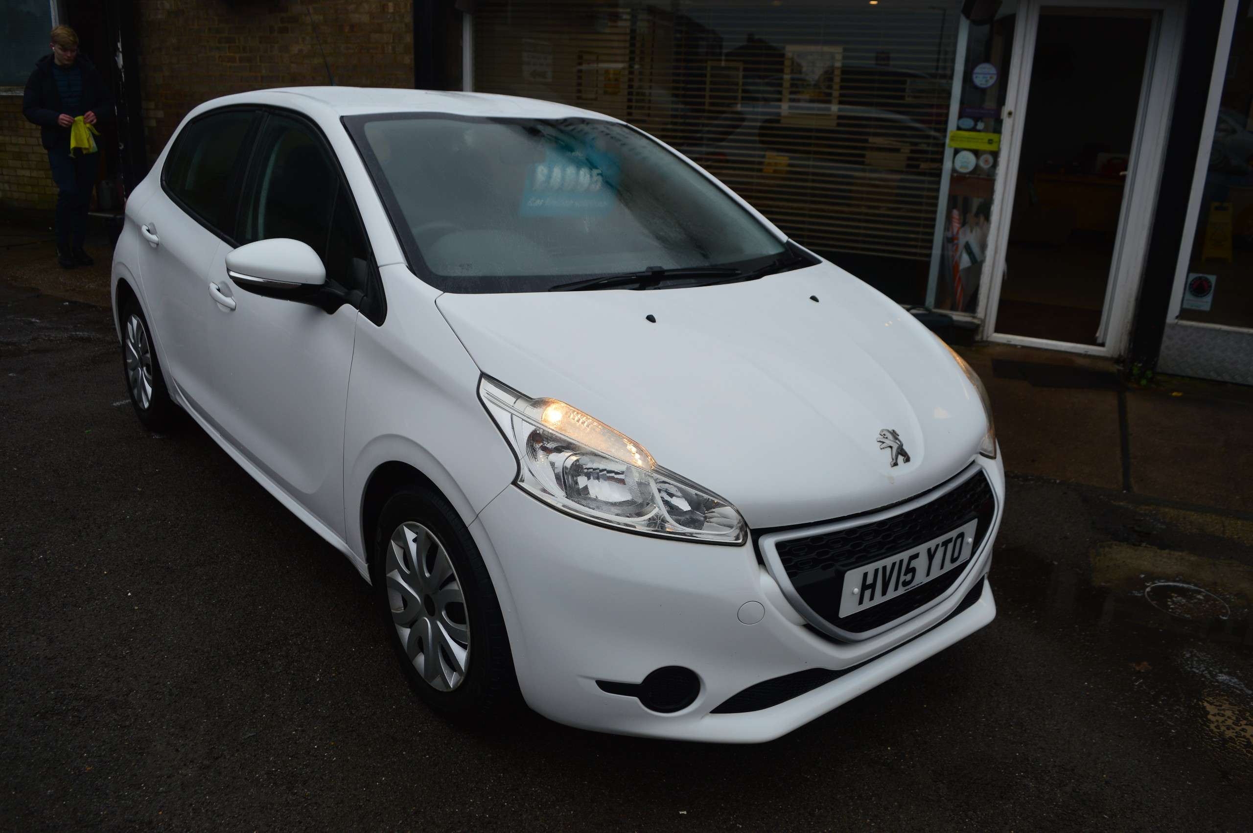 A 2015 PEUGEOT 208 1.2 VTi PureTech Access+ Hatchback 5dr Petrol Manual Euro 6 (82 ps) A 2015 PEUGEOT 208 1.2 VTi PureTech Access+ Hatchback 5dr Petrol Manual Euro 6 (82 ps)