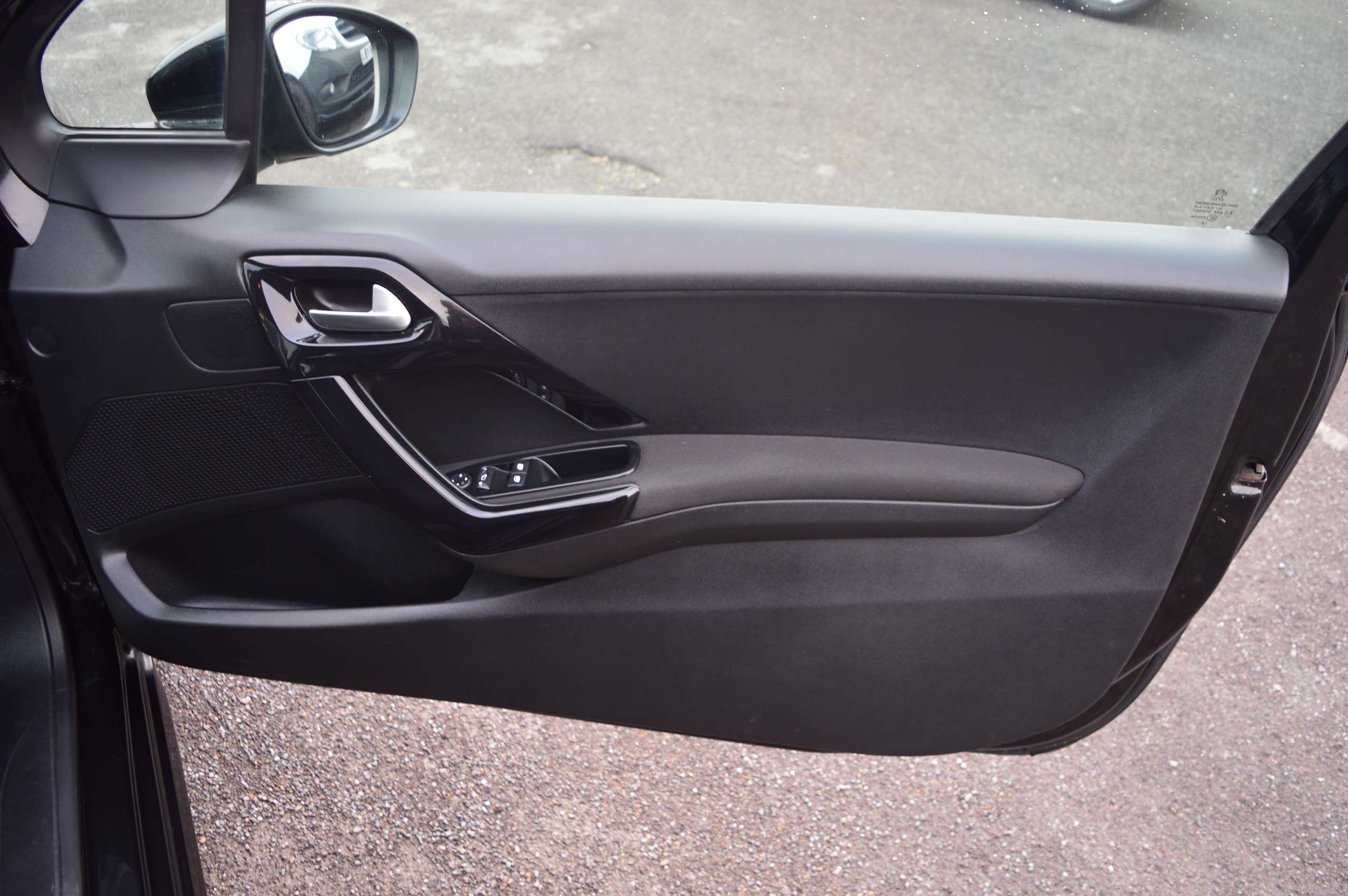 2014 PEUGEOT 208 2014 PEUGEOT 208