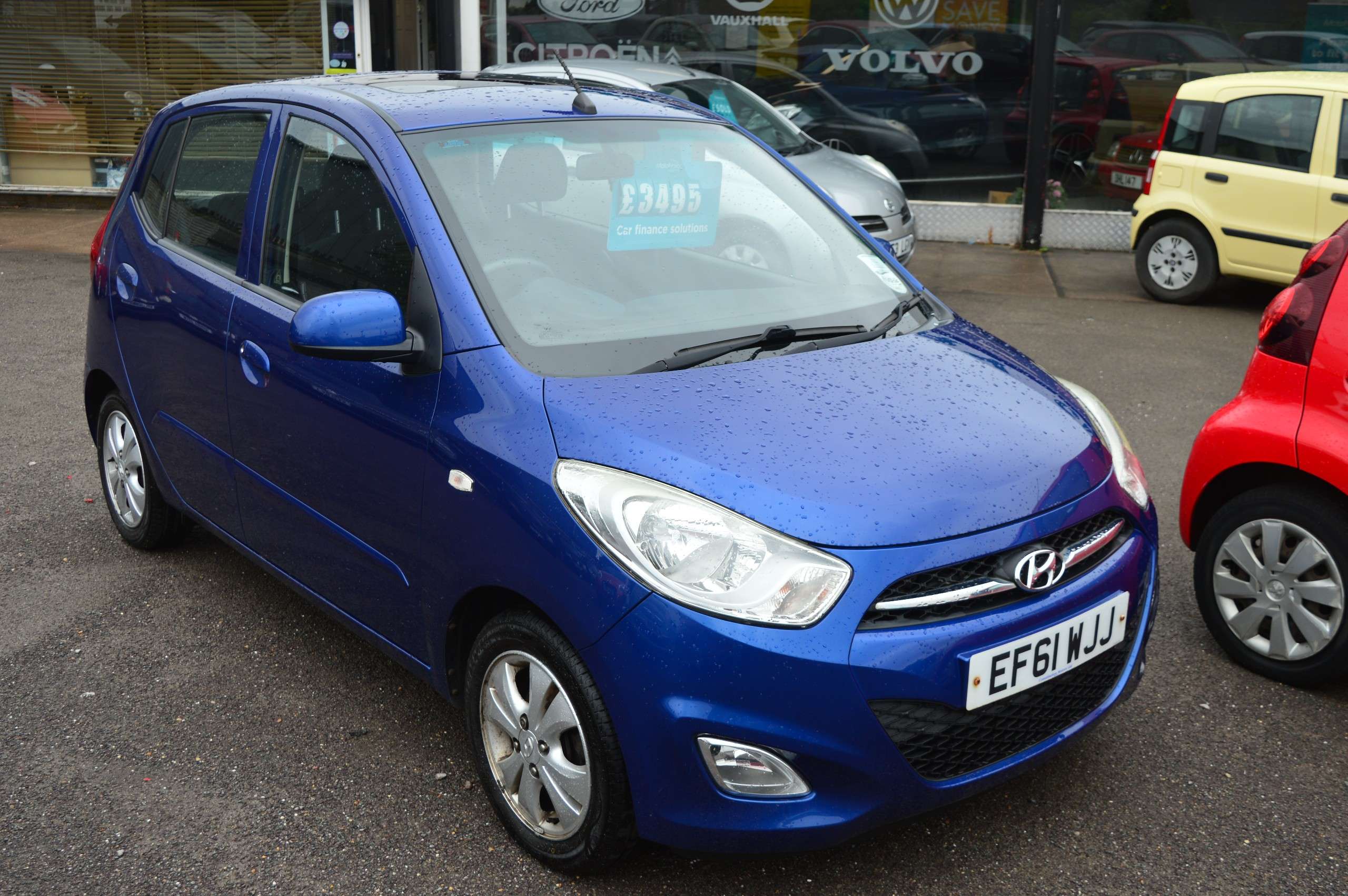 A 2011 HYUNDAI I10 1.2 Style Hatchback 5dr Petrol Manual Euro 5 (85 bhp) A 2011 HYUNDAI I10 1.2 Style Hatchback 5dr Petrol Manual Euro 5 (85 bhp)