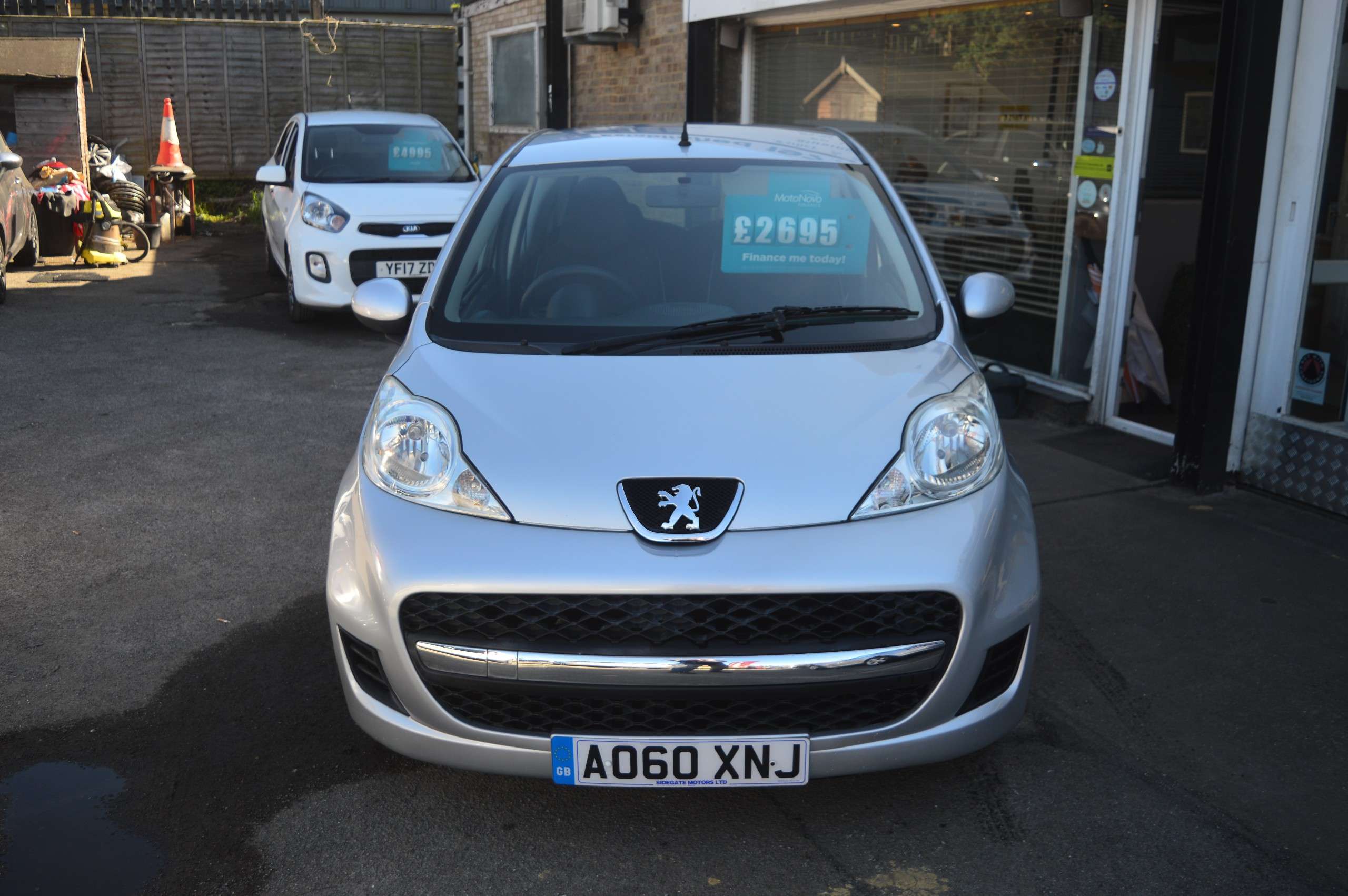 A 2011 PEUGEOT 107 1.0 12V Urban Hatchback 3dr Petrol Manual Euro 4 (68 ps) A 2011 PEUGEOT 107 1.0 12V Urban Hatchback 3dr Petrol Manual Euro 4 (68 ps)